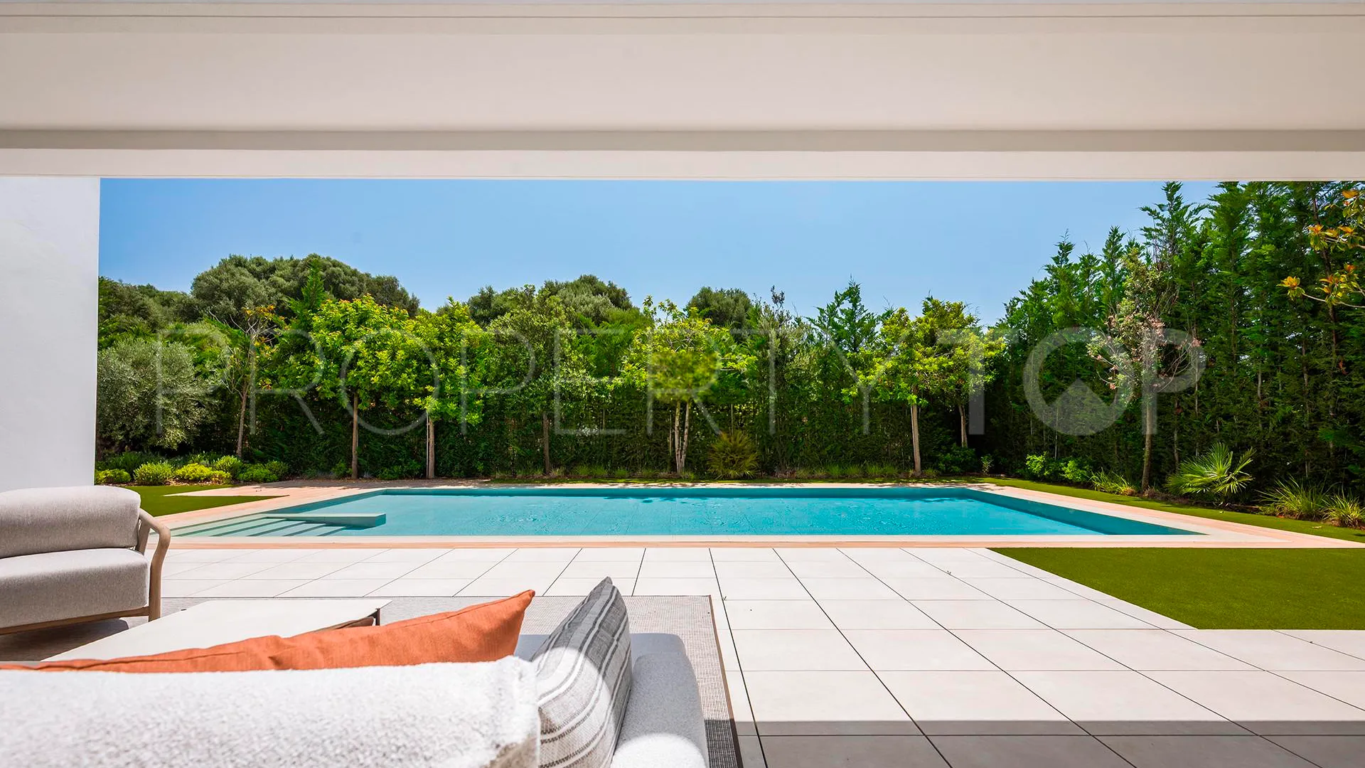 For sale 5 bedrooms villa in El Paraiso