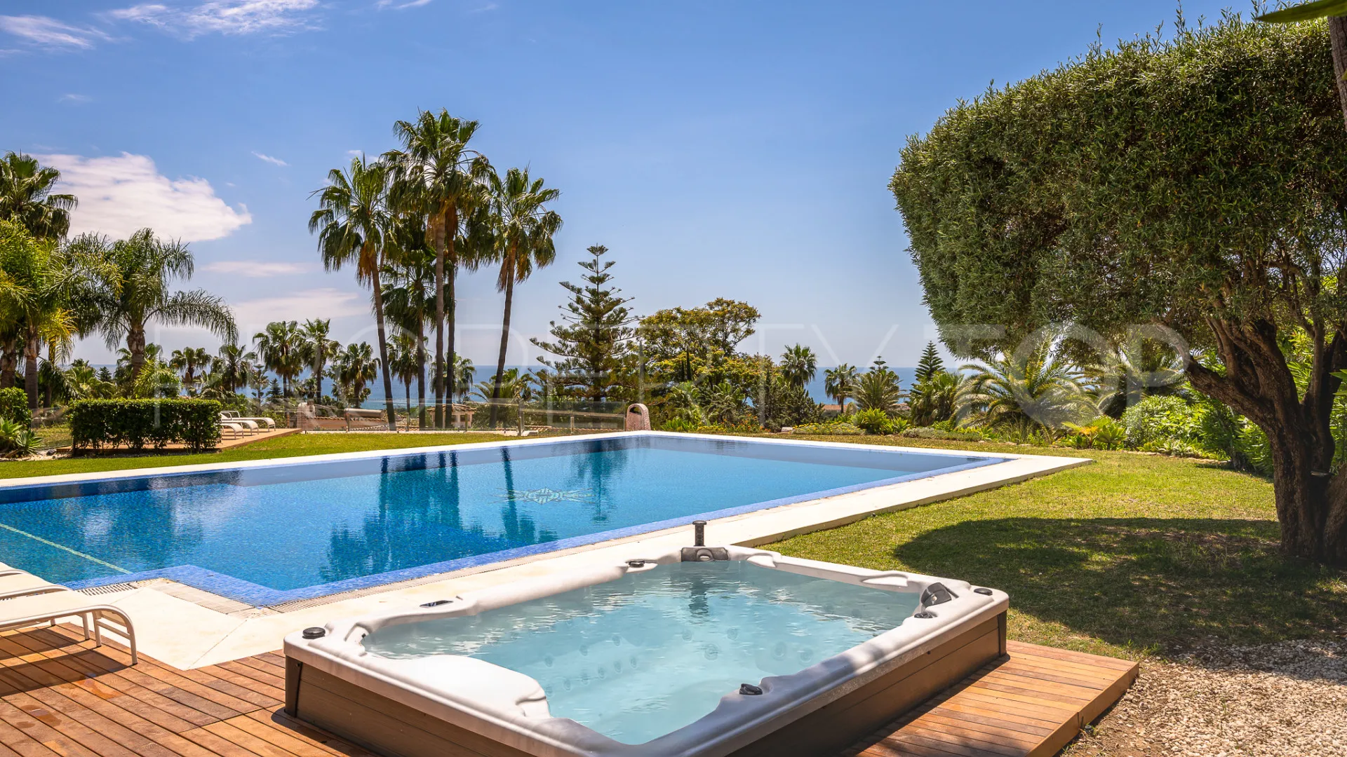 Buy Marbella East 7 bedrooms villa