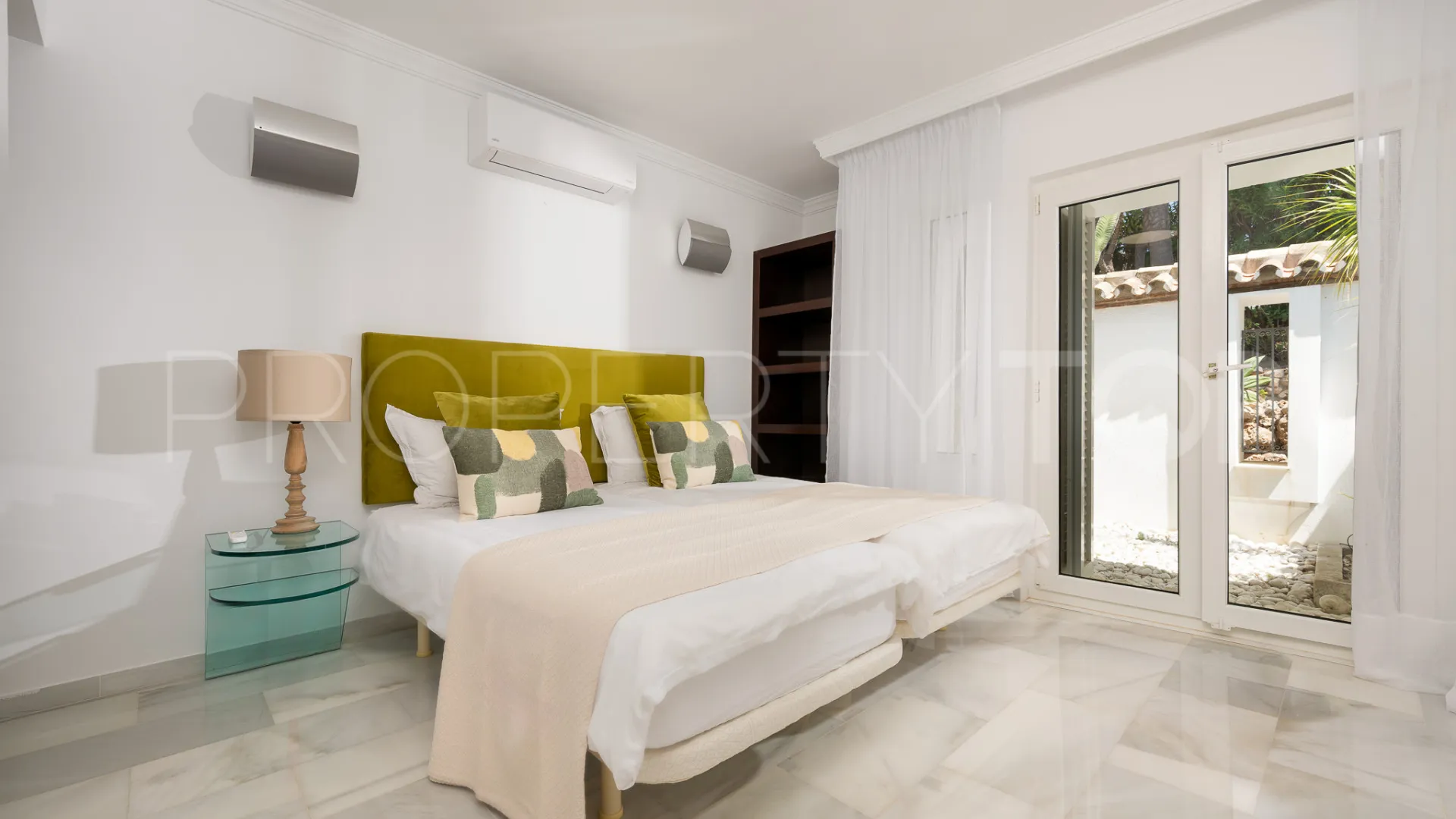 Buy Marbella East 7 bedrooms villa