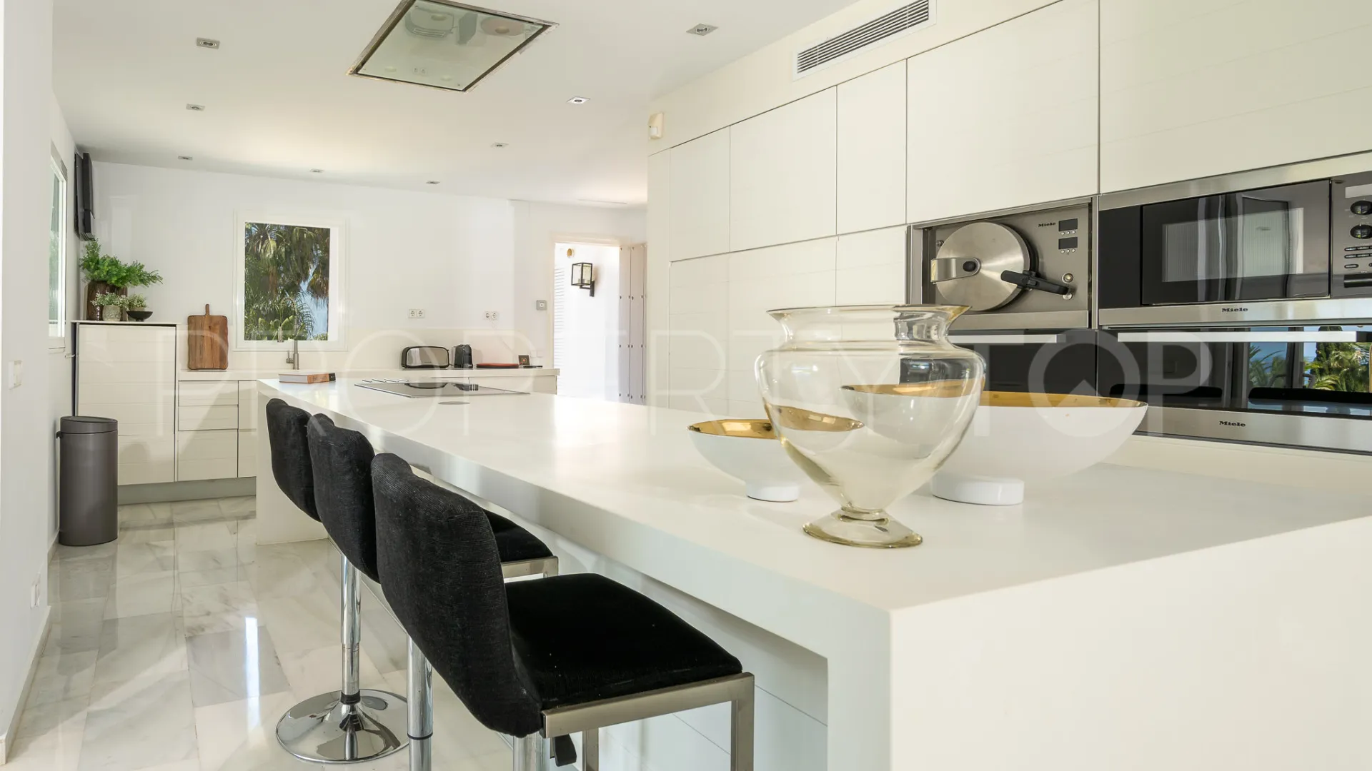 Buy Marbella East 7 bedrooms villa