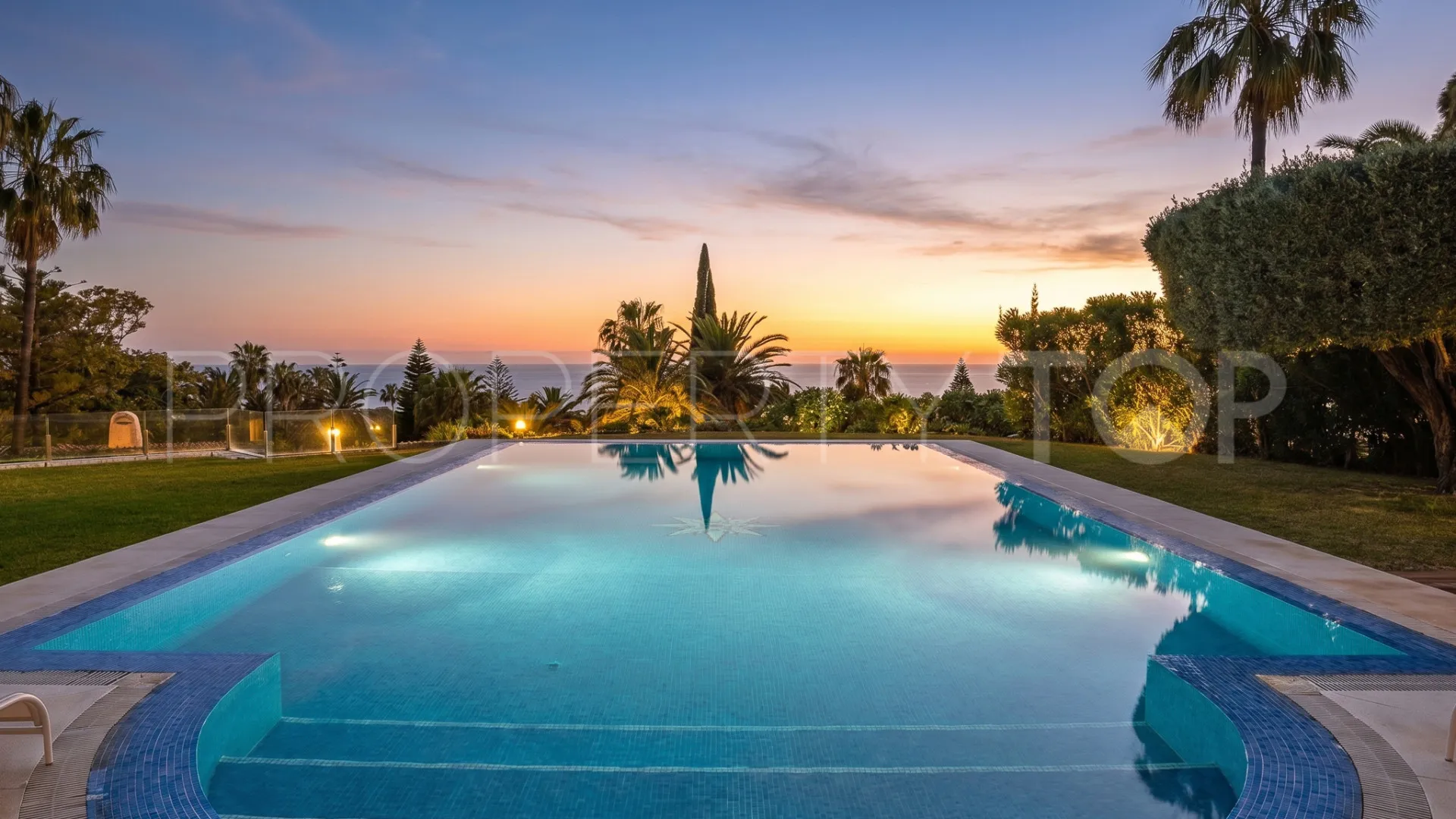 Buy Marbella East 7 bedrooms villa