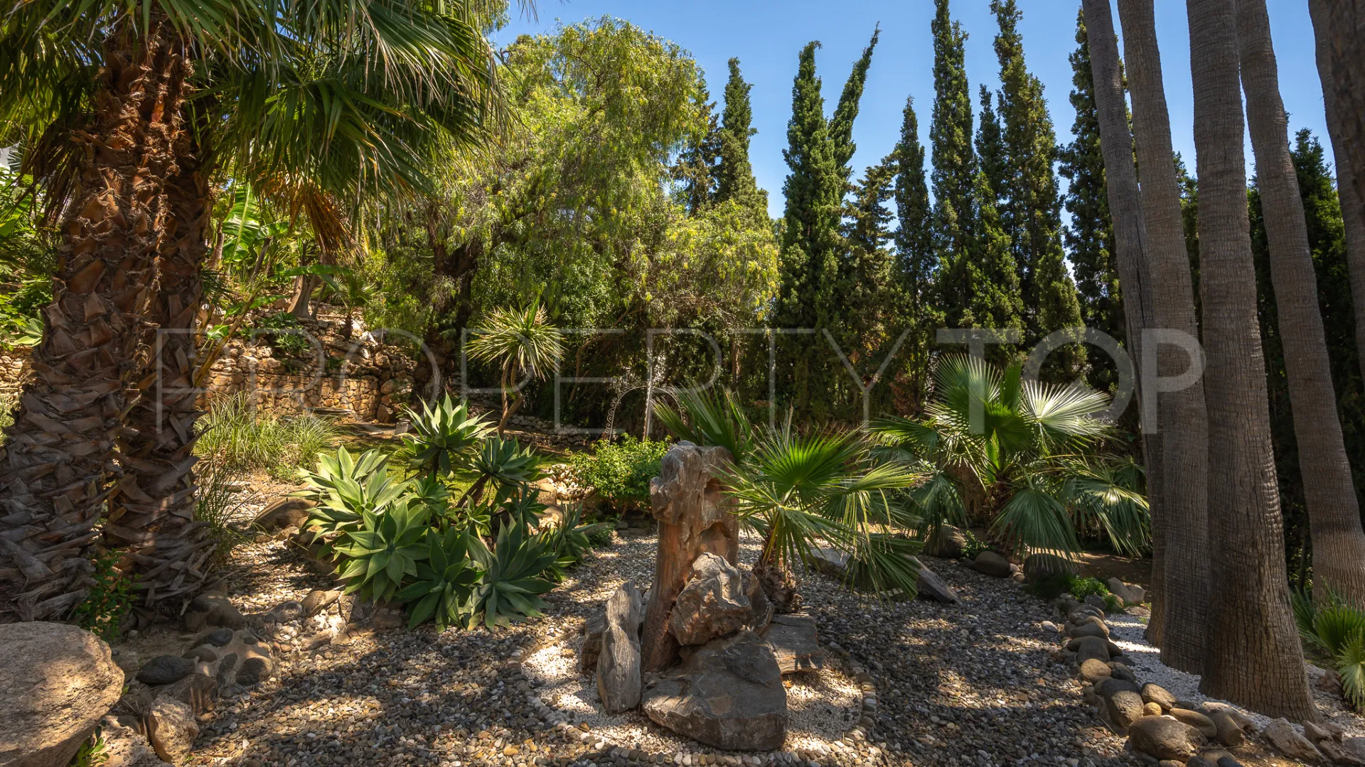 Buy Marbella East 7 bedrooms villa
