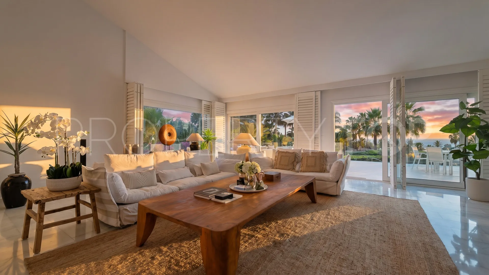 Buy Marbella East 7 bedrooms villa