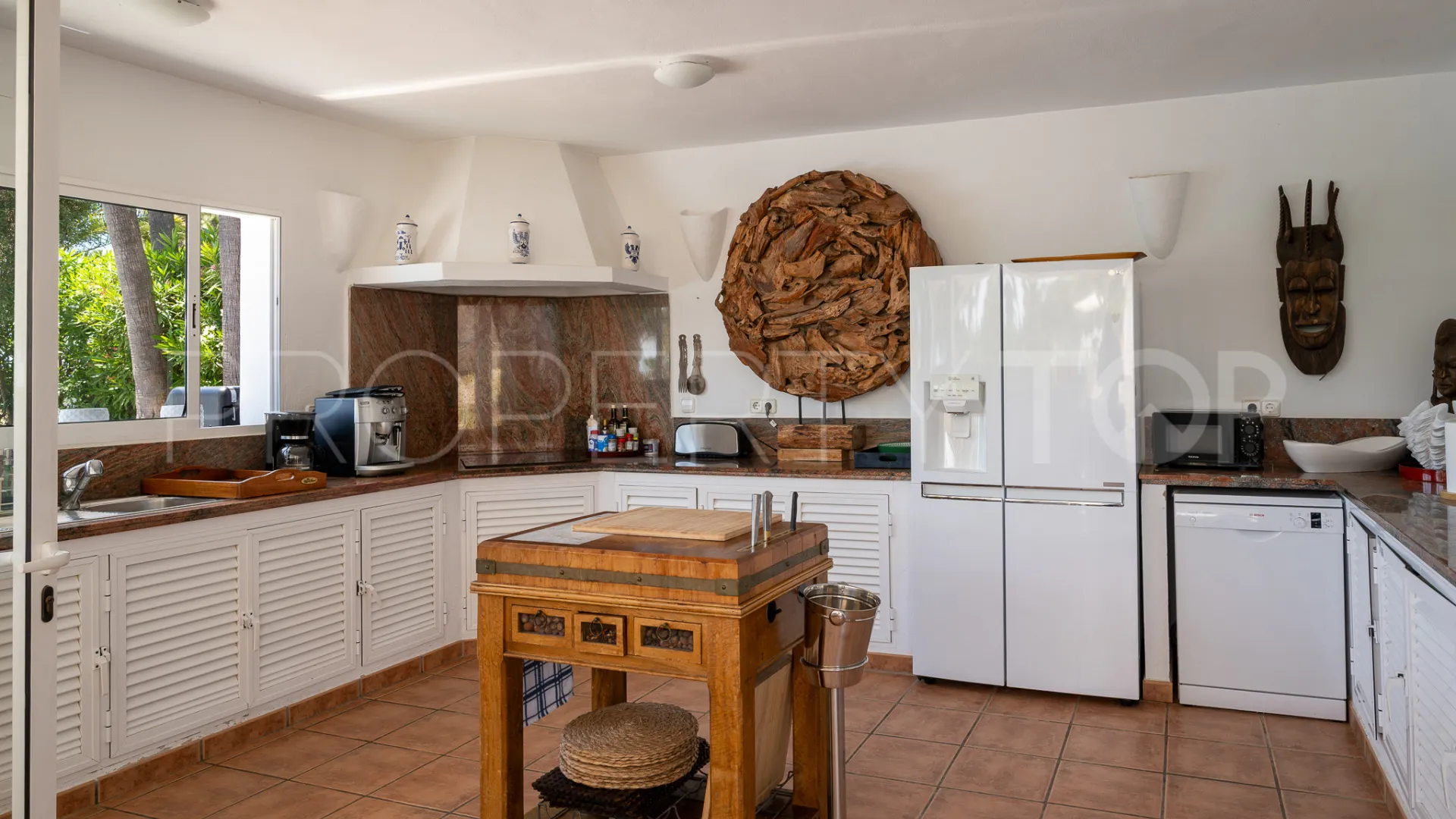 Buy Marbella East 7 bedrooms villa