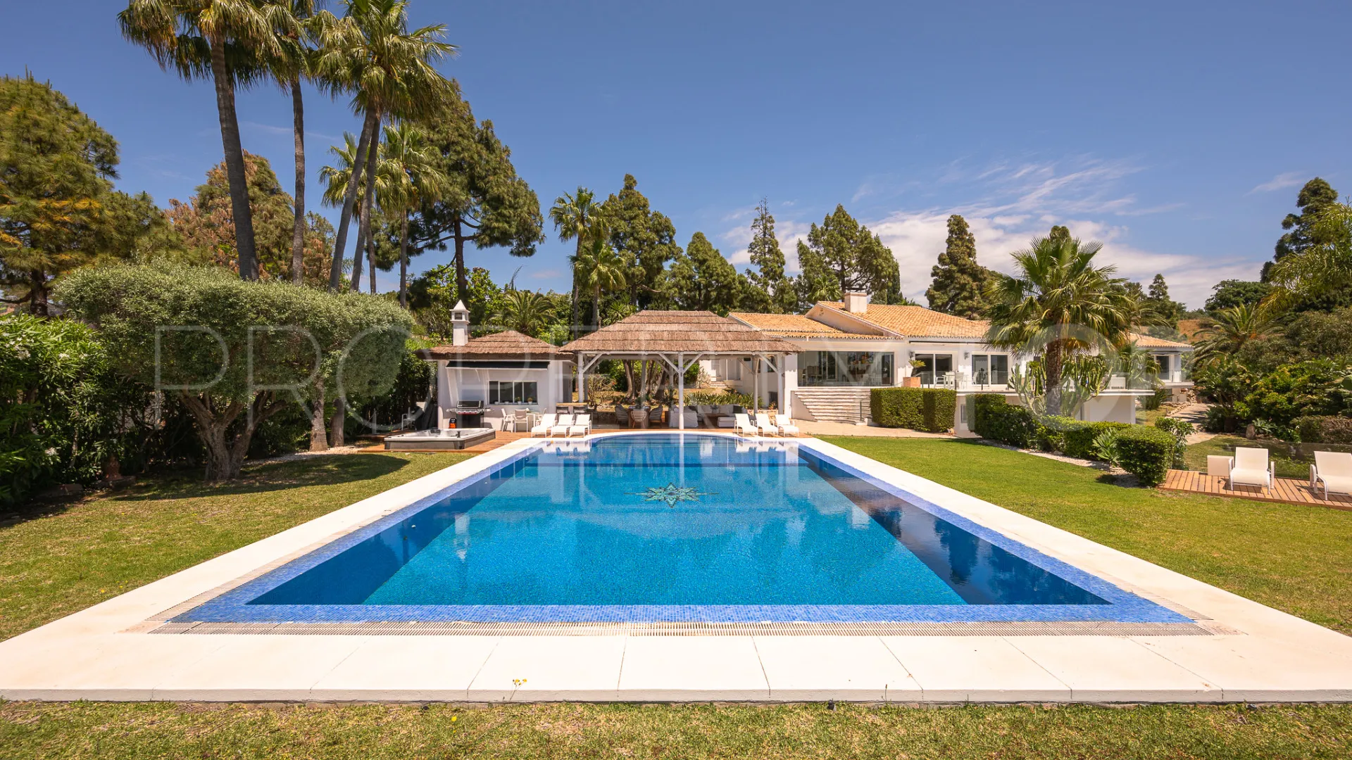 Buy Marbella East 7 bedrooms villa