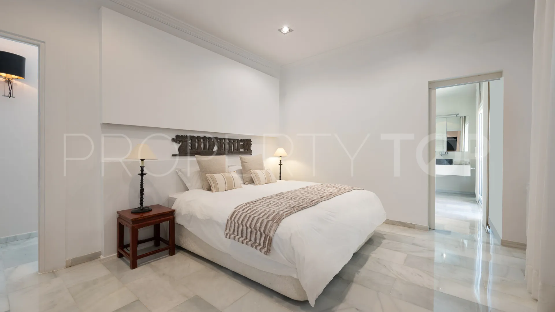 Buy Marbella East 7 bedrooms villa