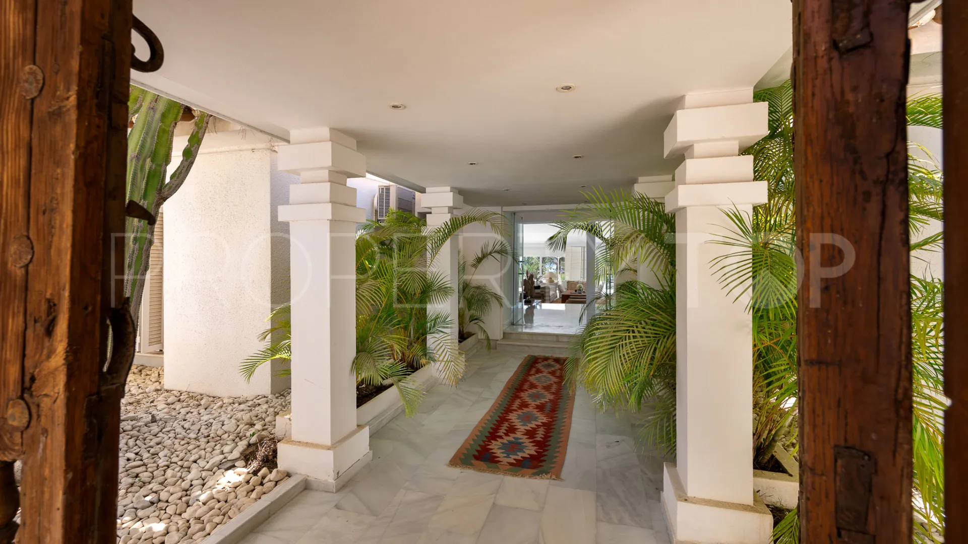 Buy Marbella East 7 bedrooms villa