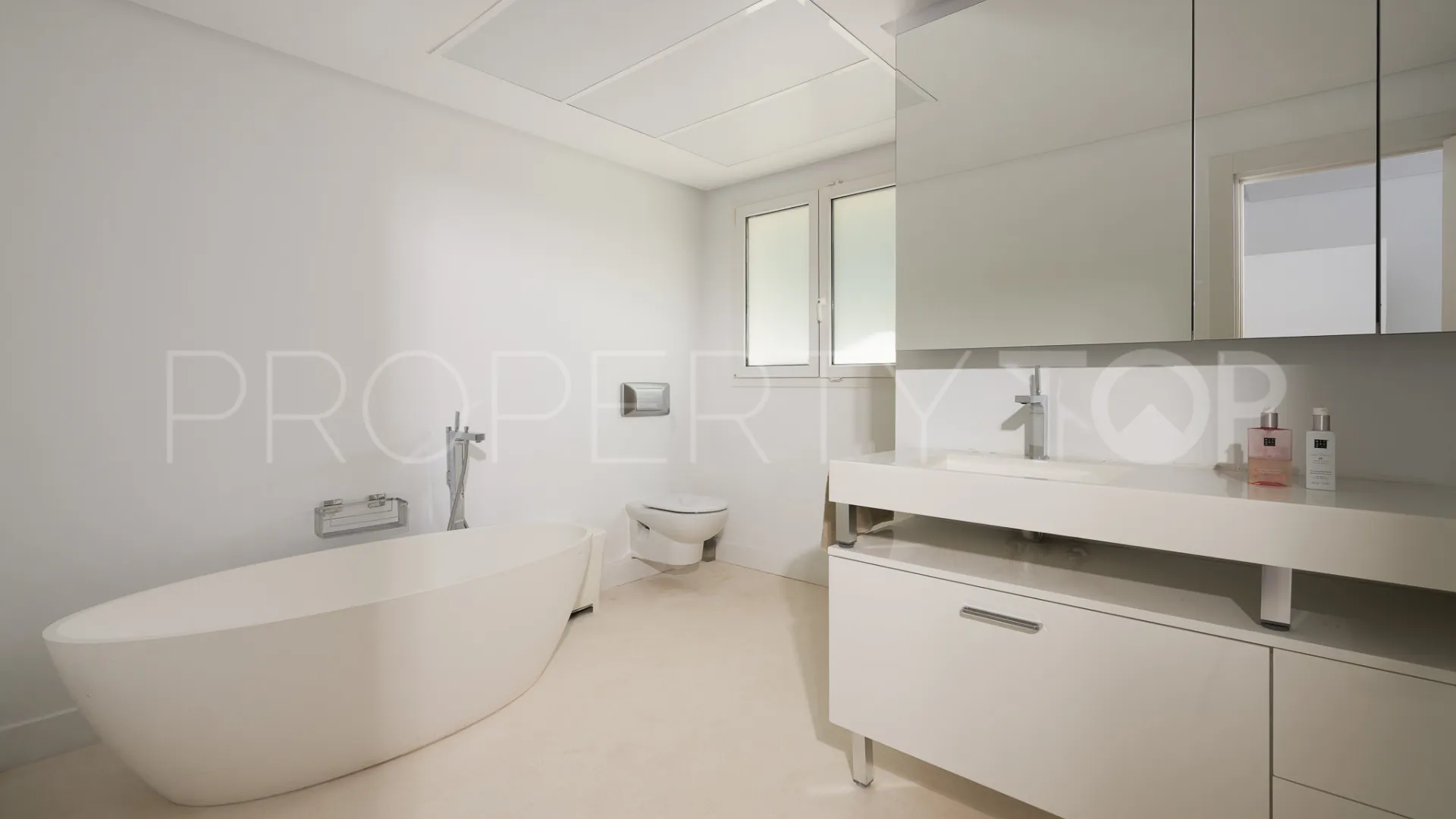 Buy Marbella East 7 bedrooms villa