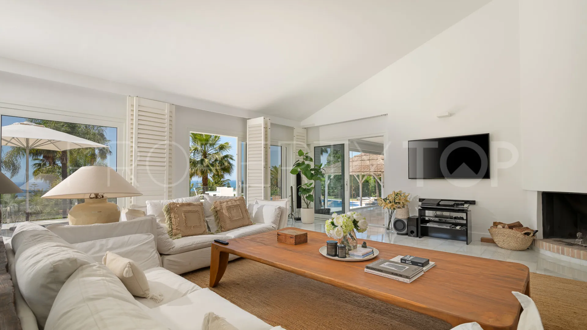Buy Marbella East 7 bedrooms villa