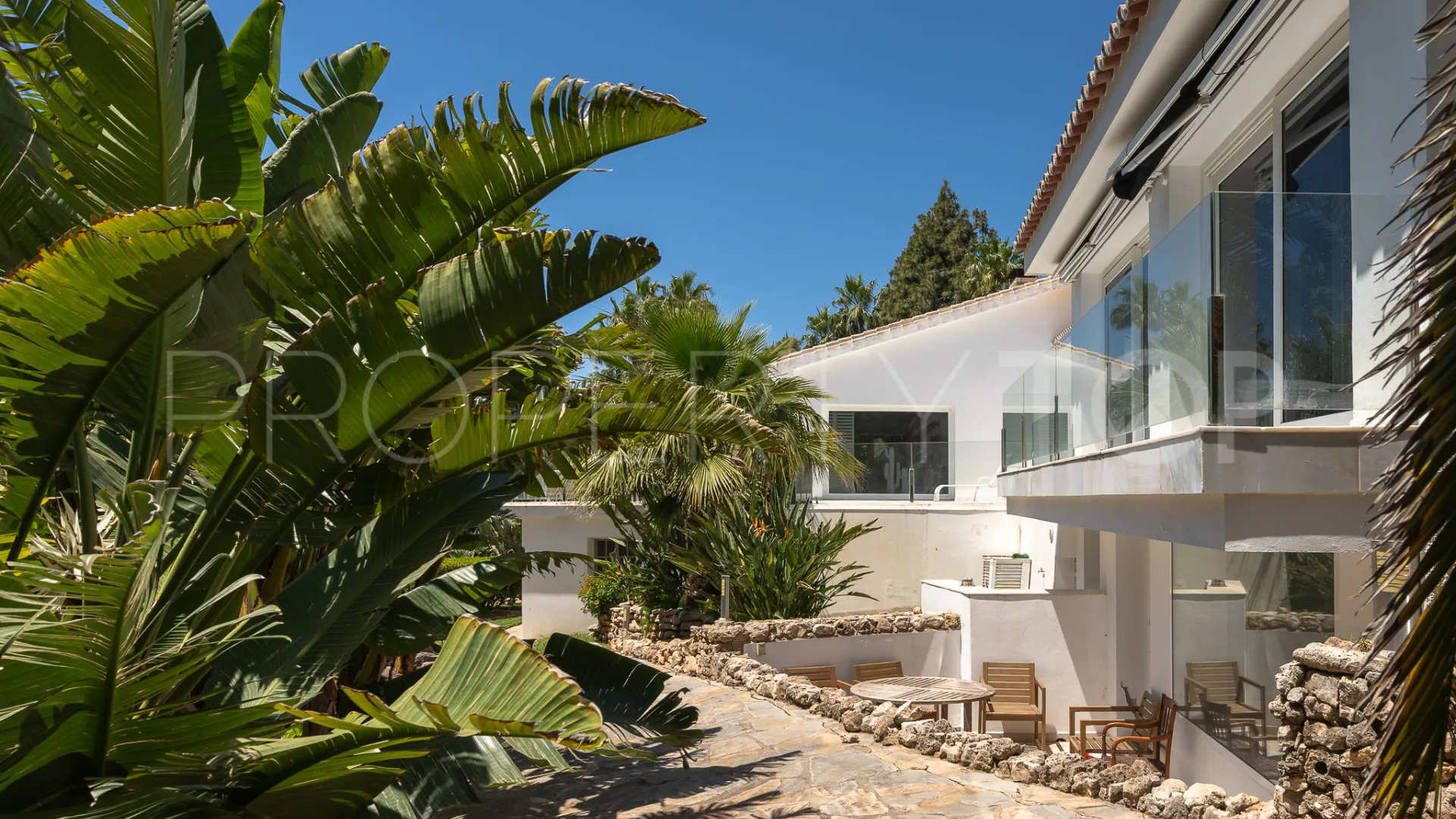 Buy Marbella East 7 bedrooms villa