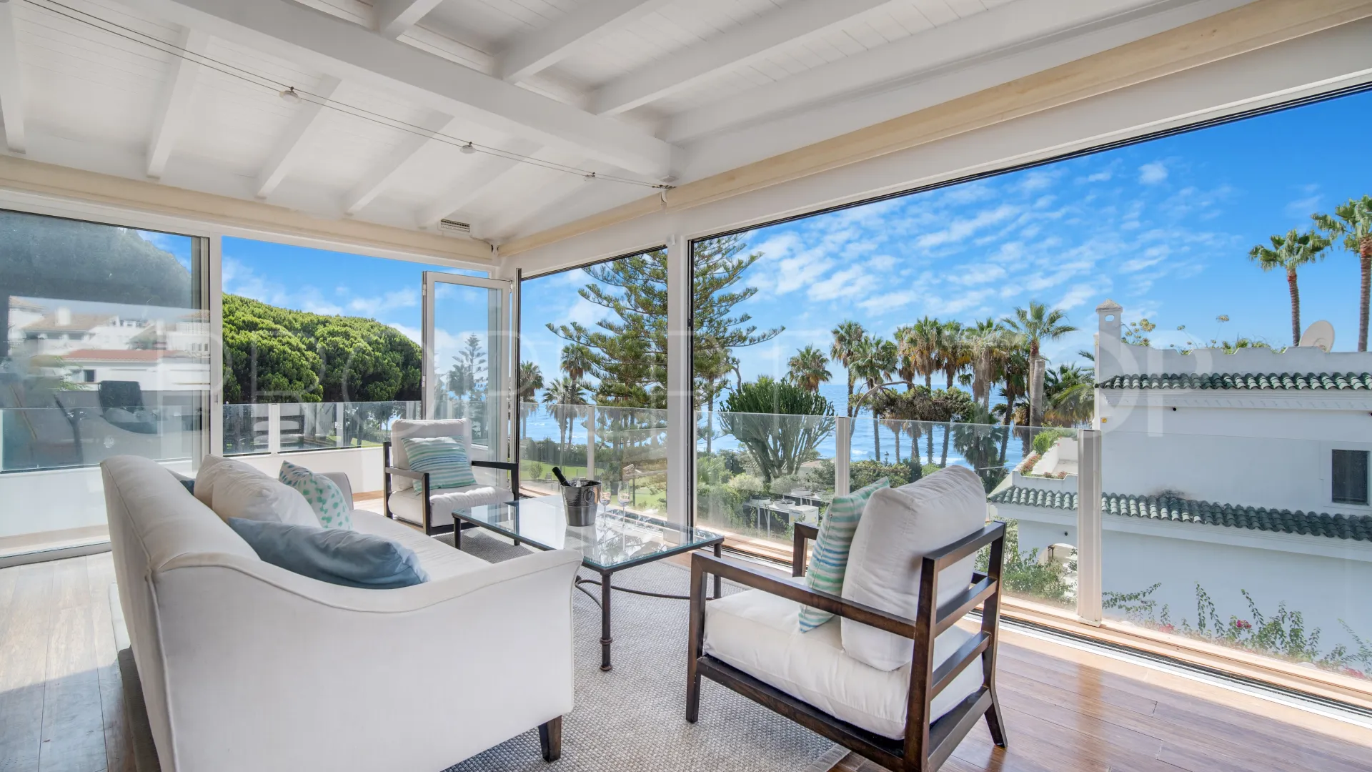 For sale Marbellamar town house with 4 bedrooms