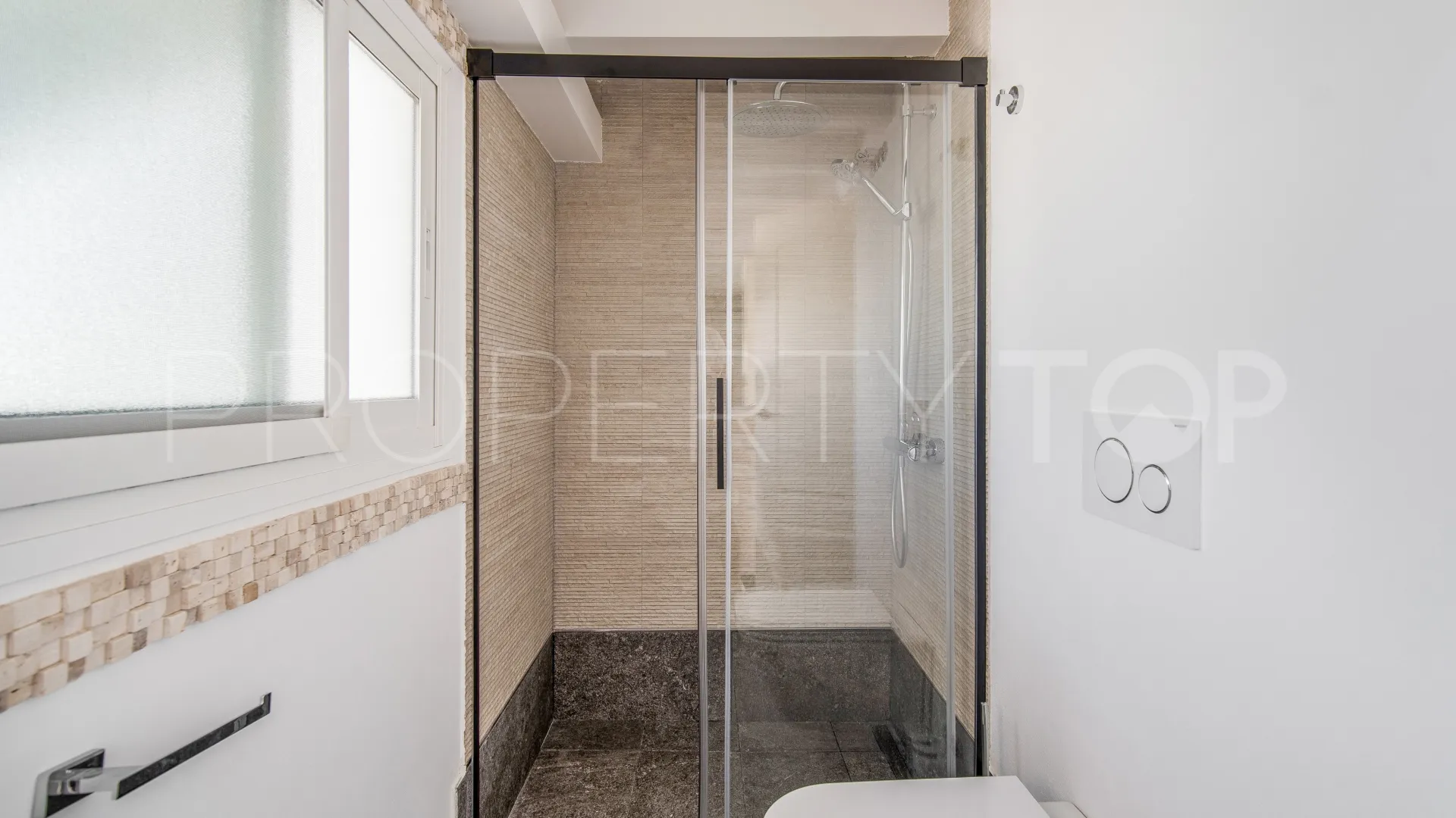 For sale Marbellamar town house with 4 bedrooms