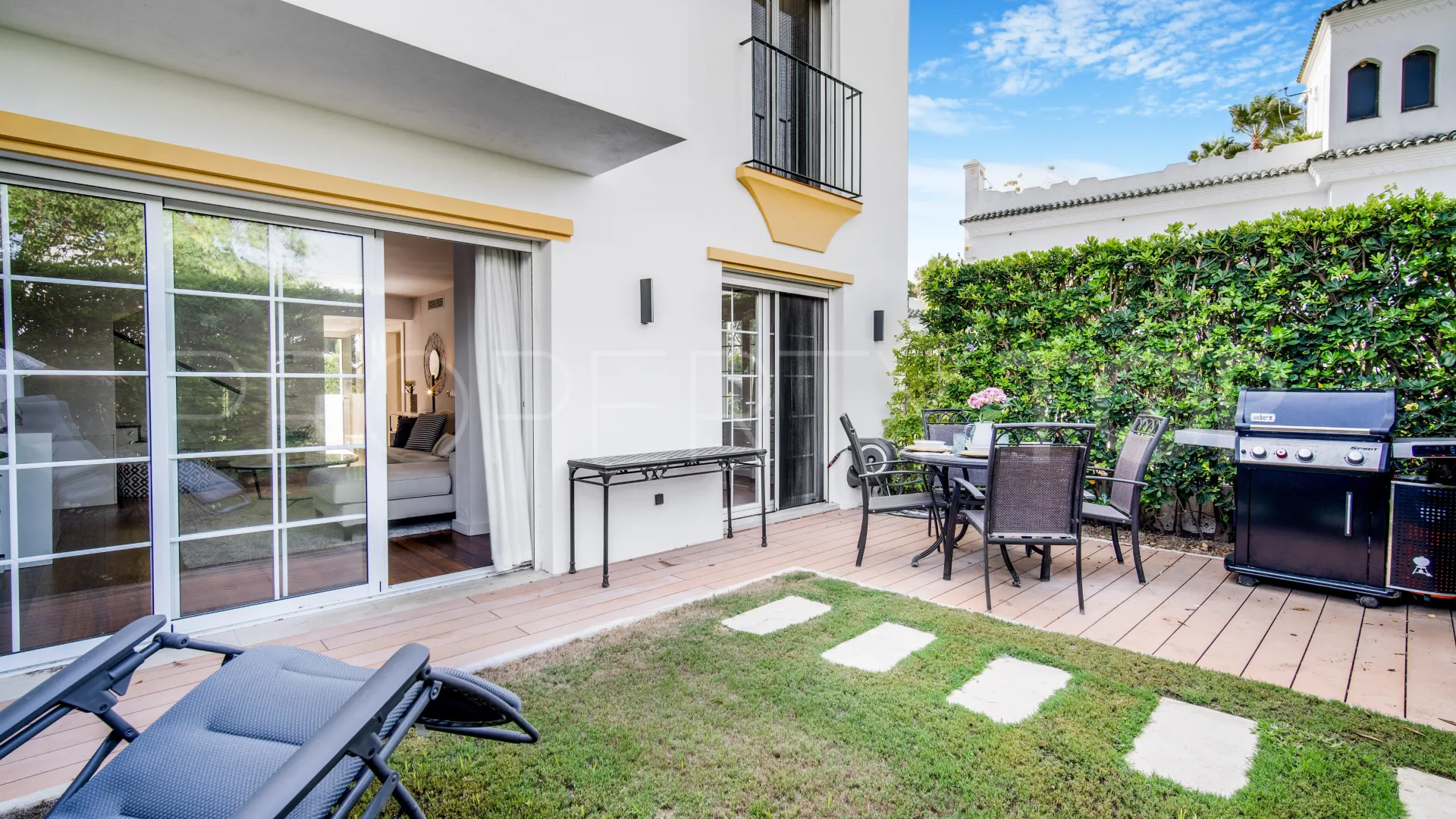 For sale Marbellamar town house with 4 bedrooms