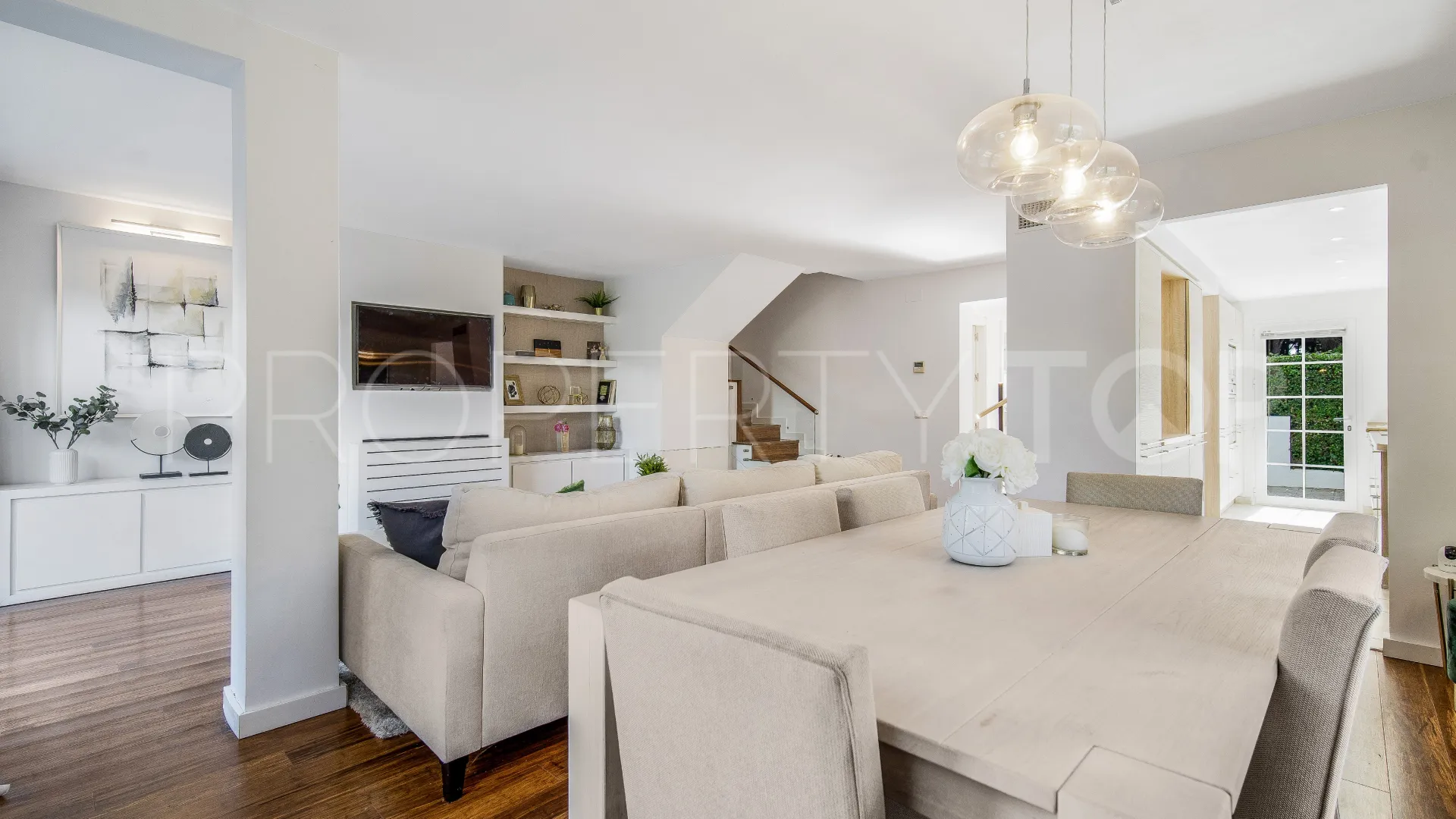 For sale Marbellamar town house with 4 bedrooms