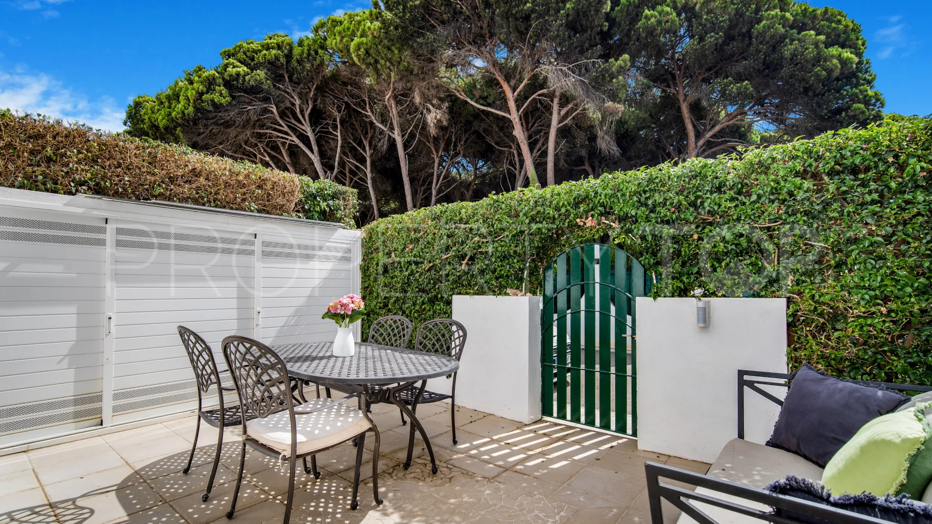 For sale Marbellamar town house with 4 bedrooms