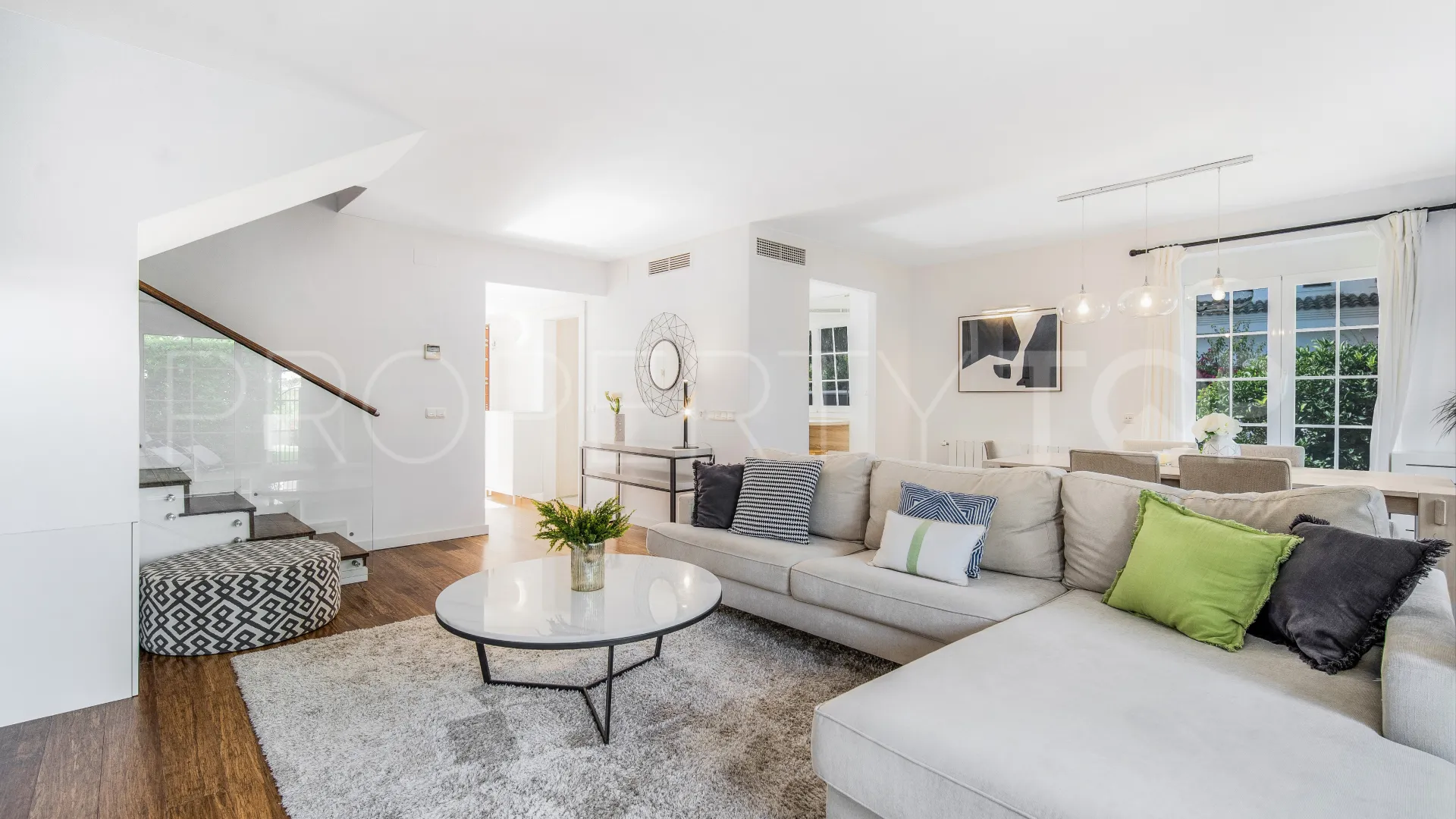 For sale Marbellamar town house with 4 bedrooms
