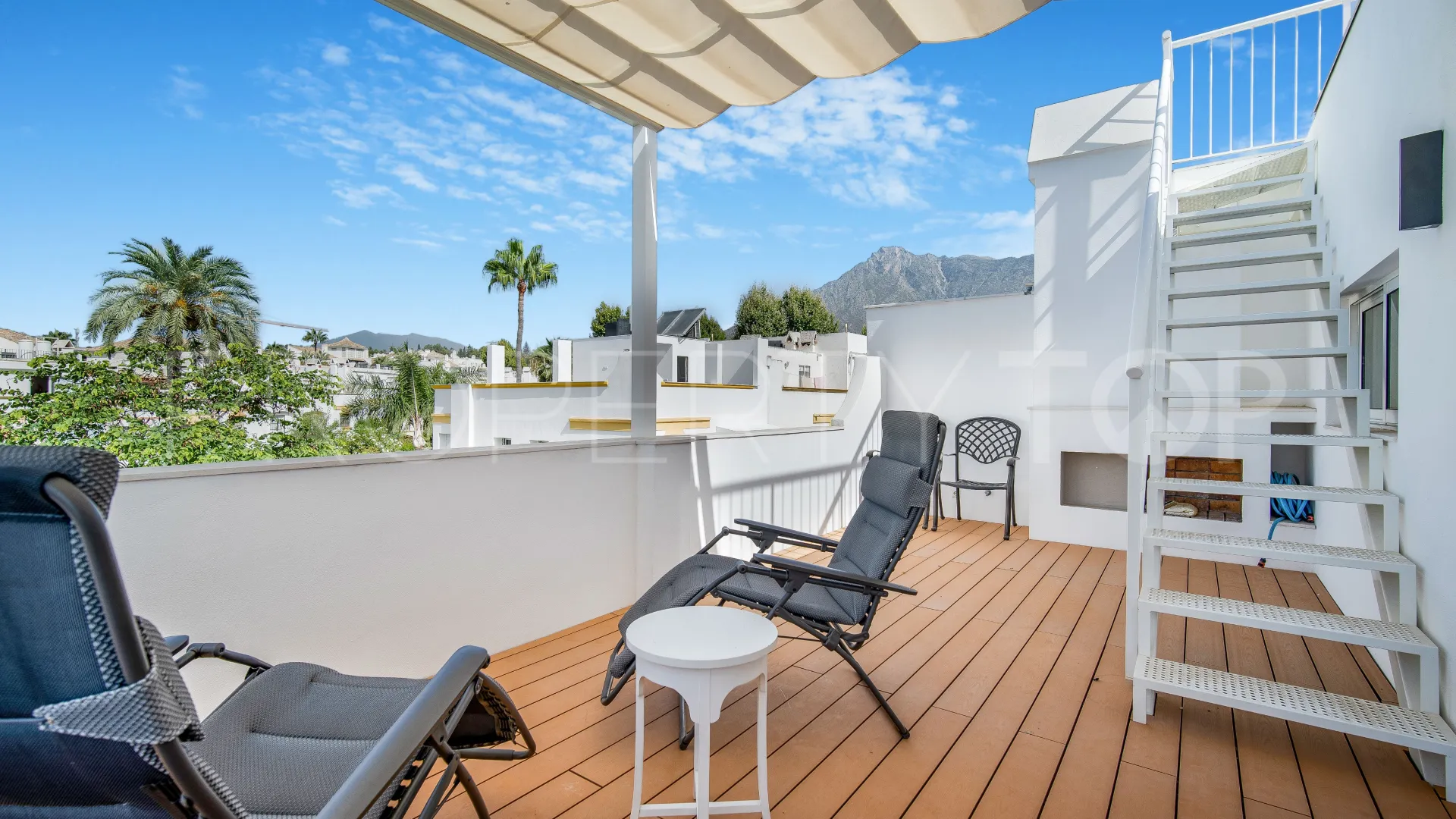 For sale Marbellamar town house with 4 bedrooms