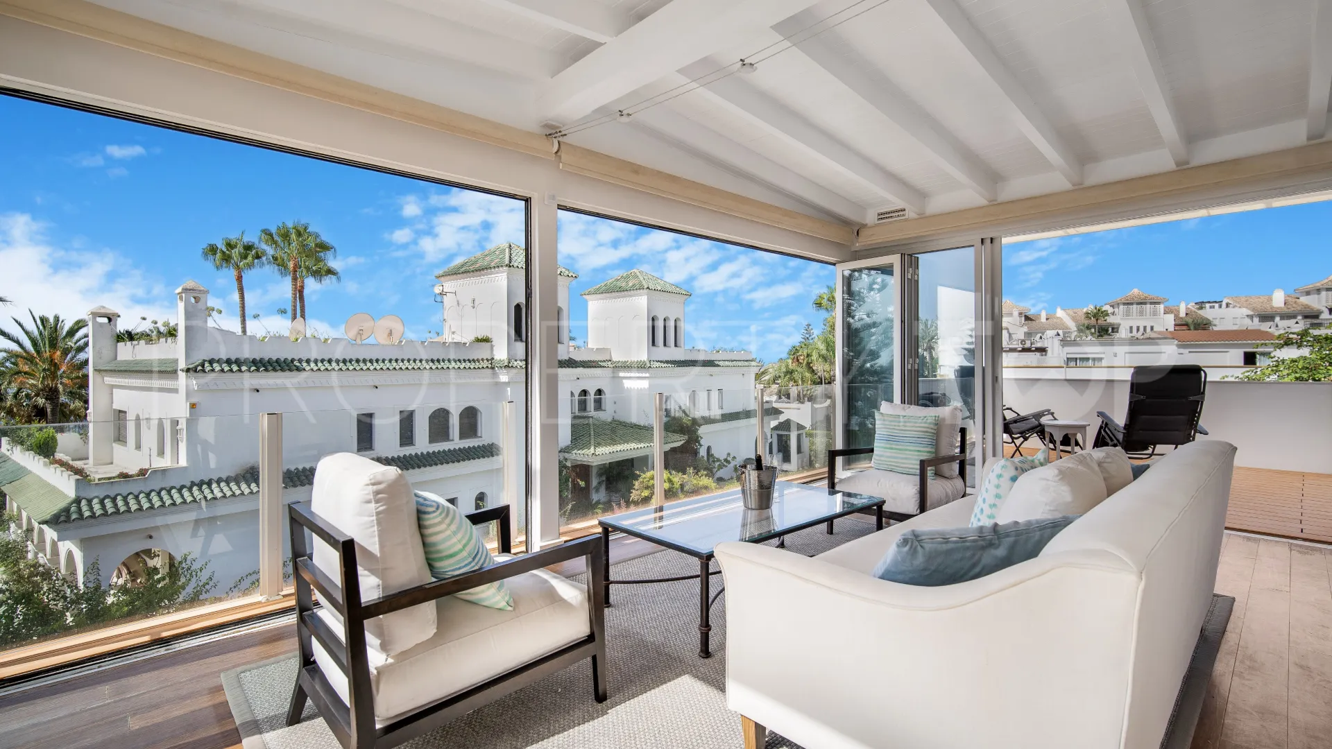 For sale Marbellamar town house with 4 bedrooms