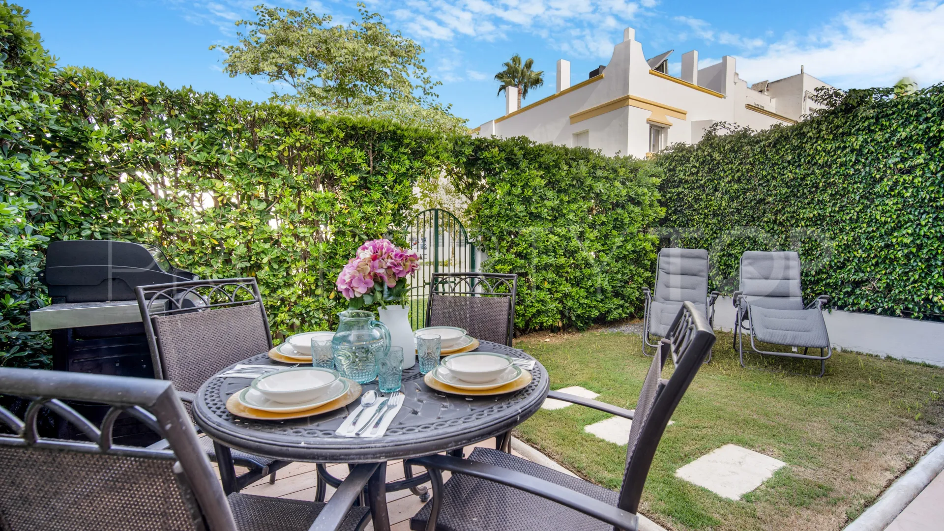 For sale Marbellamar town house with 4 bedrooms