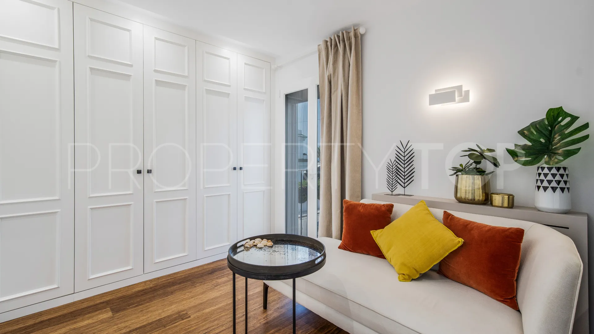 For sale Marbellamar town house with 4 bedrooms