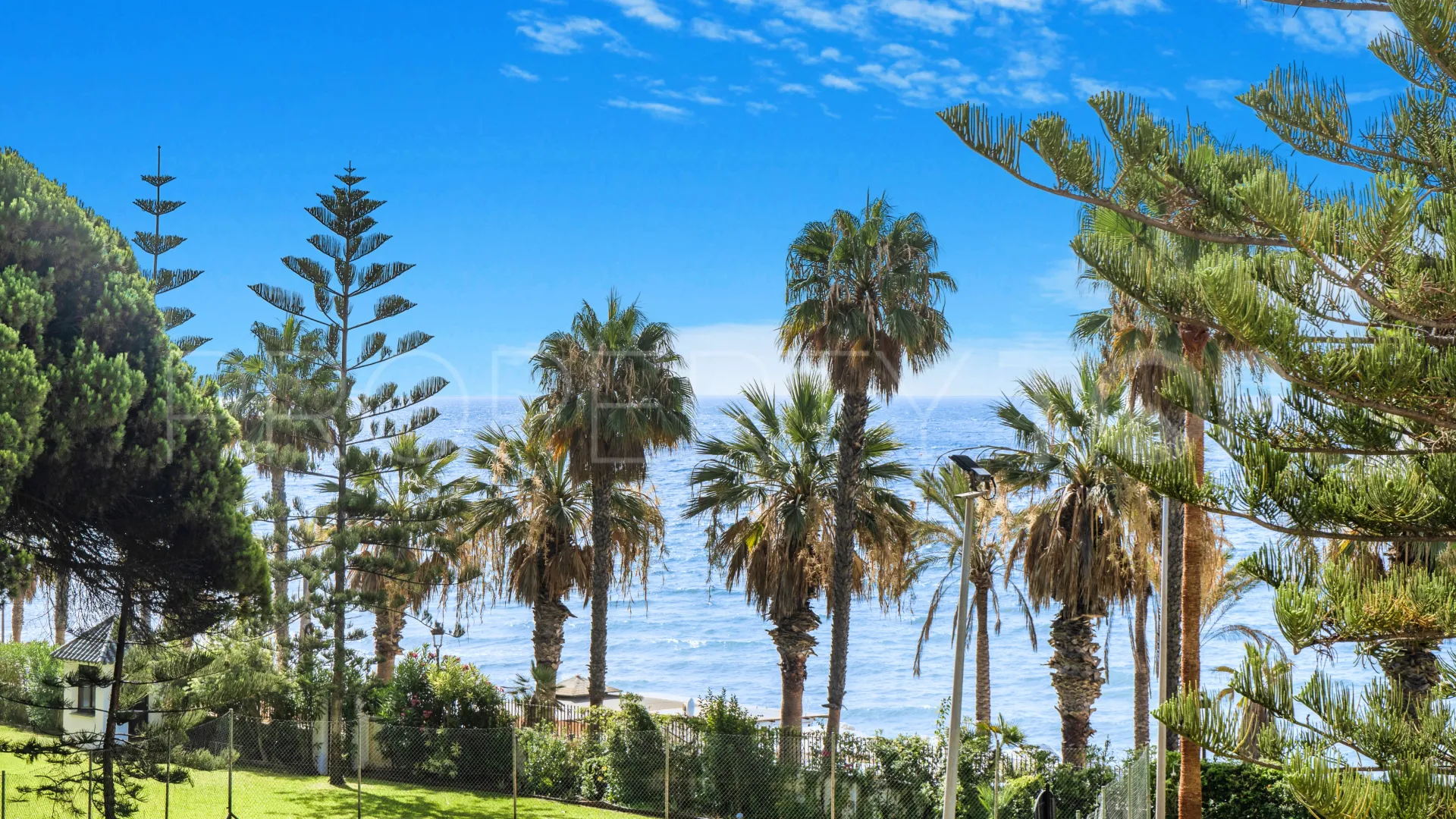 For sale Marbellamar town house with 4 bedrooms