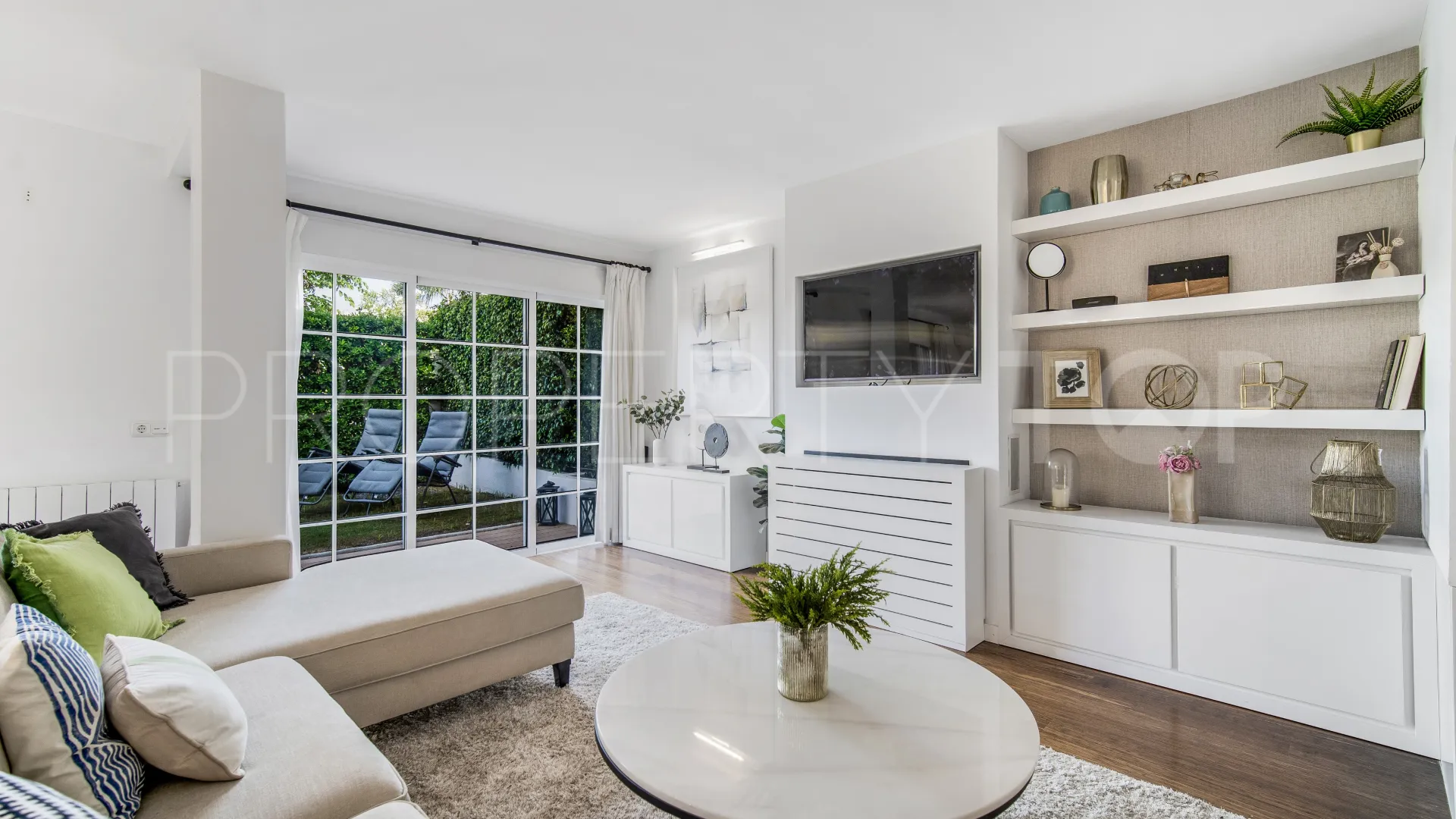 For sale Marbellamar town house with 4 bedrooms