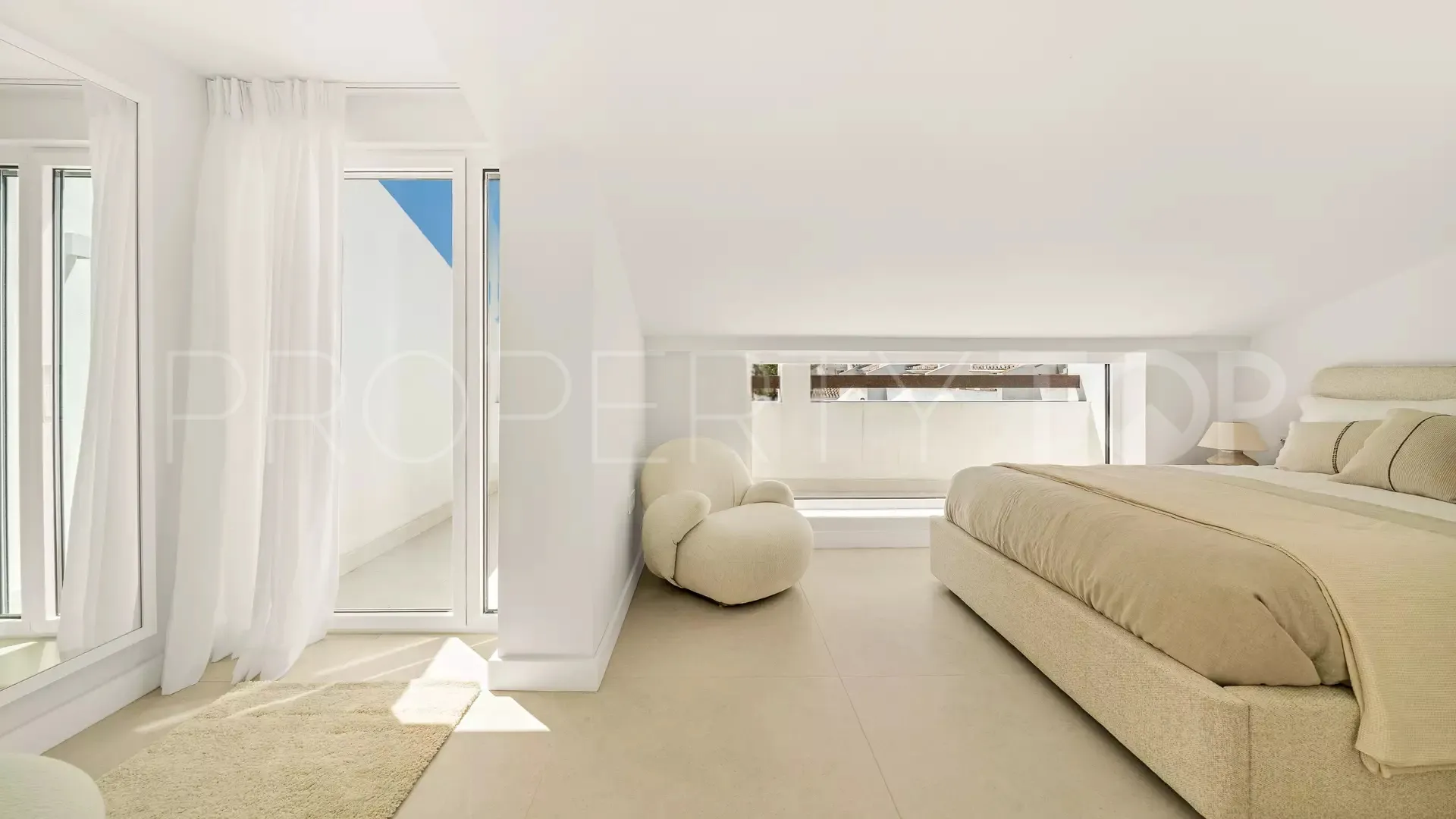 5 bedrooms town house for sale in Golden Mile