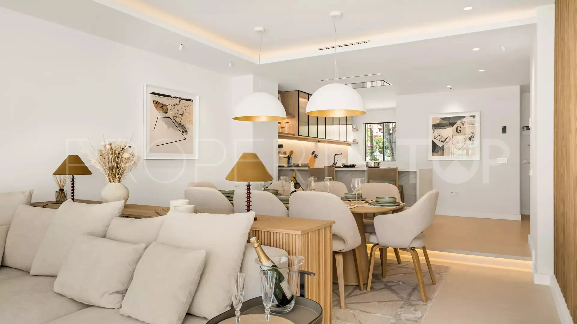 5 bedrooms town house for sale in Golden Mile