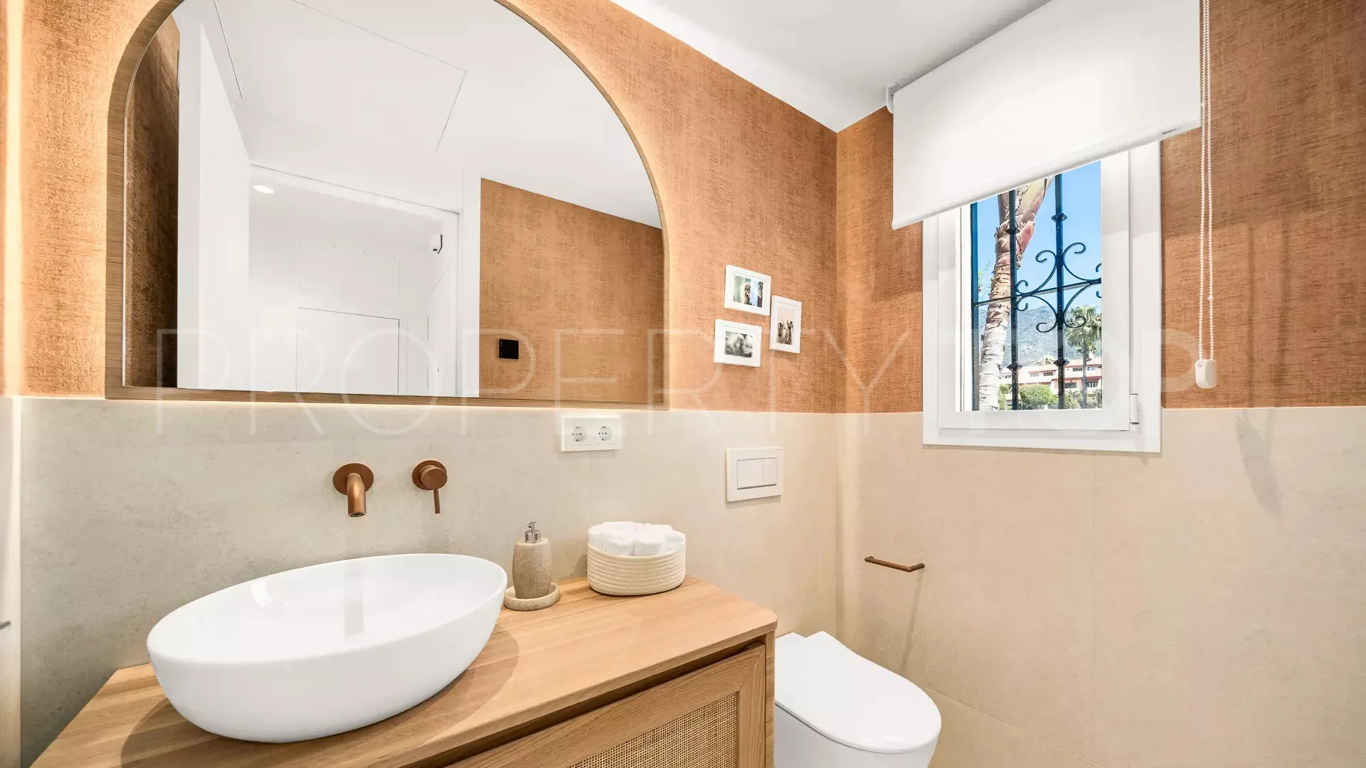 5 bedrooms town house for sale in Golden Mile
