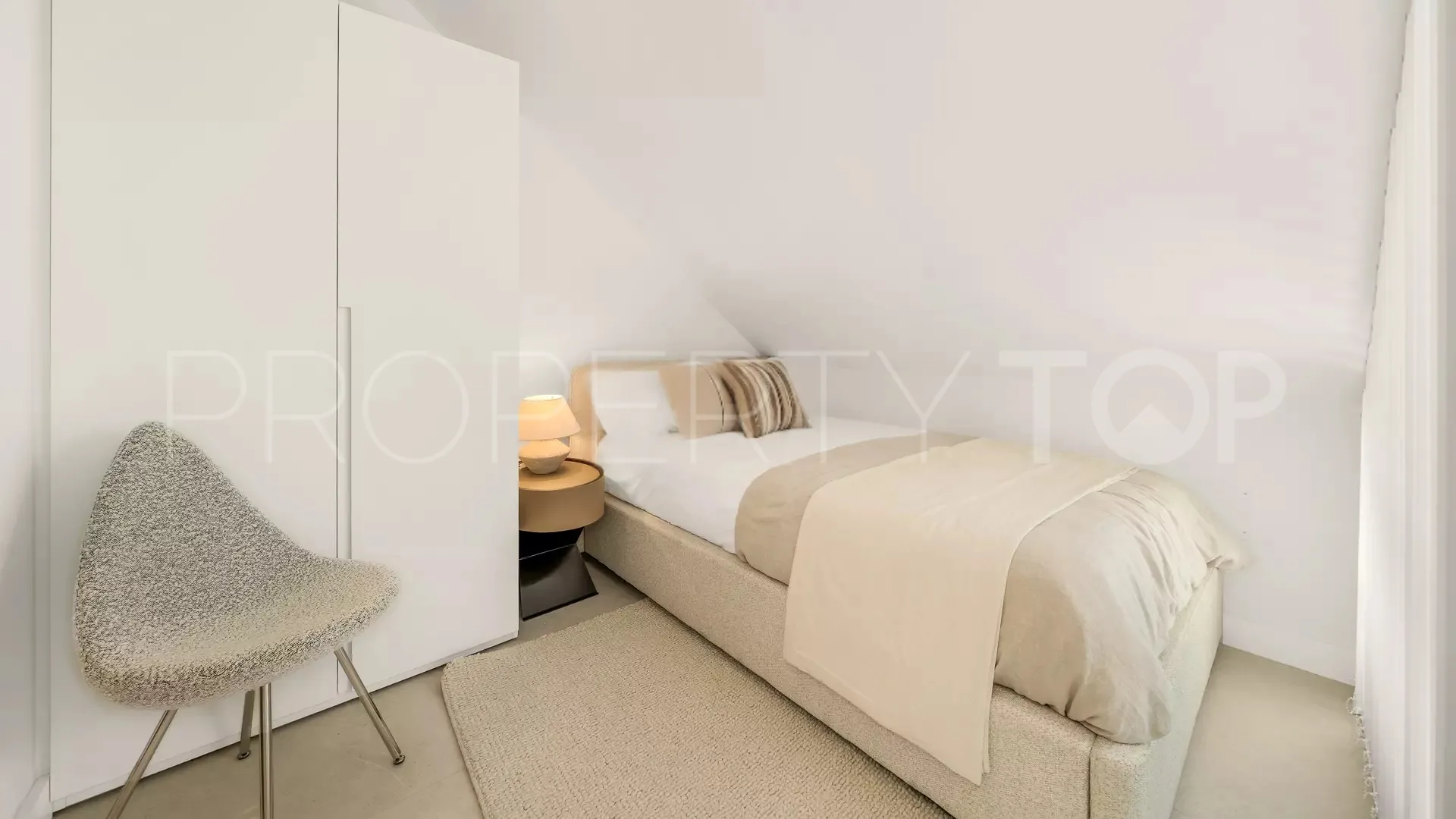 5 bedrooms town house for sale in Golden Mile