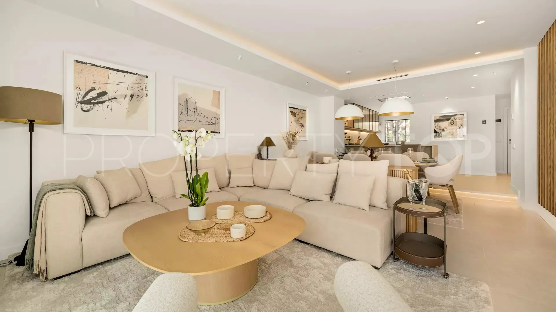 5 bedrooms town house for sale in Golden Mile