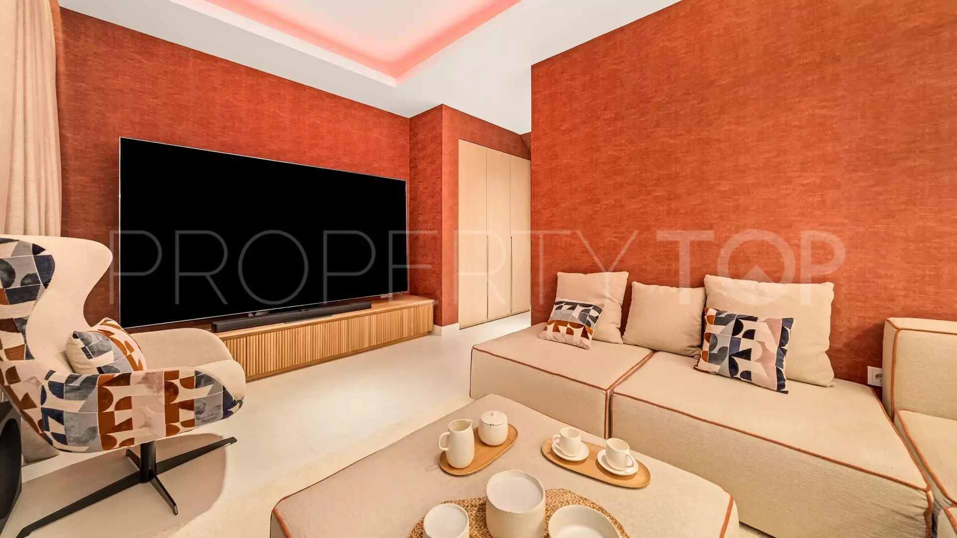 5 bedrooms town house for sale in Golden Mile