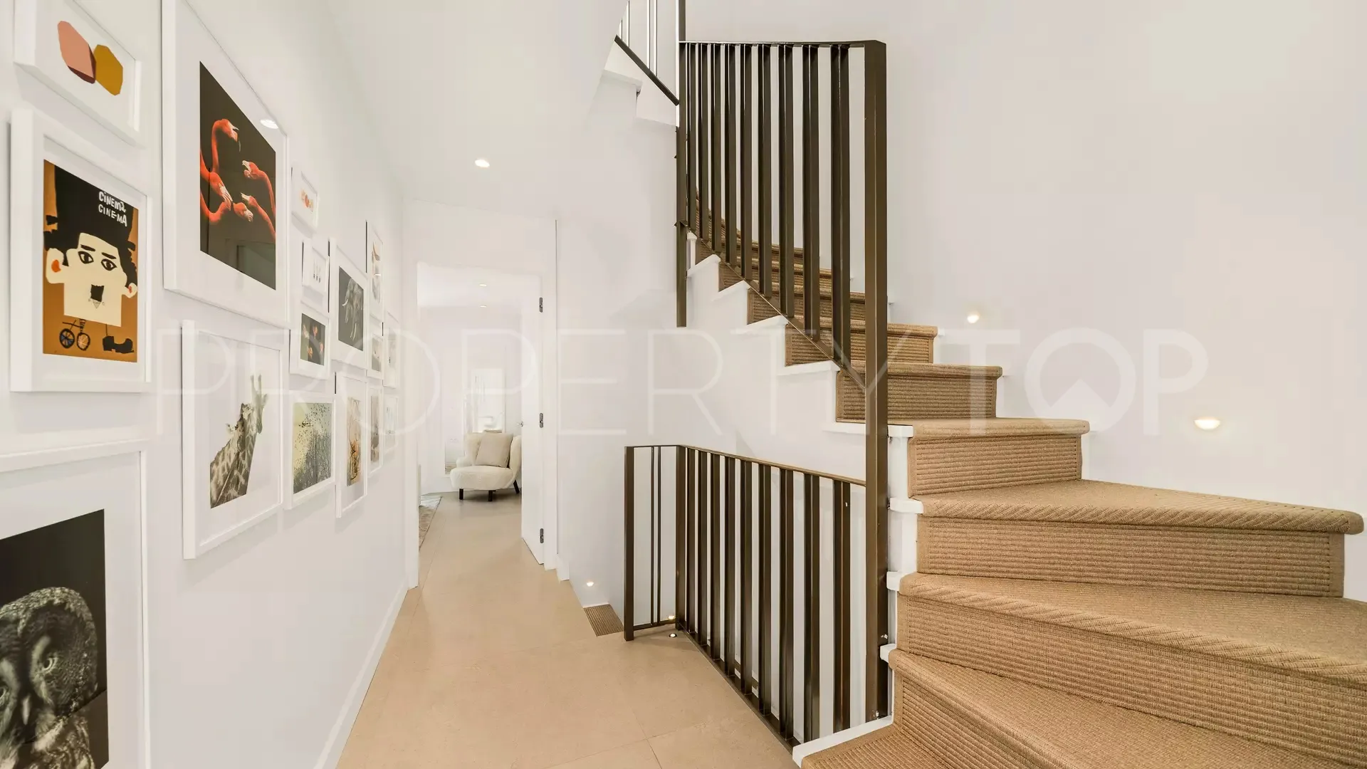 5 bedrooms town house for sale in Golden Mile