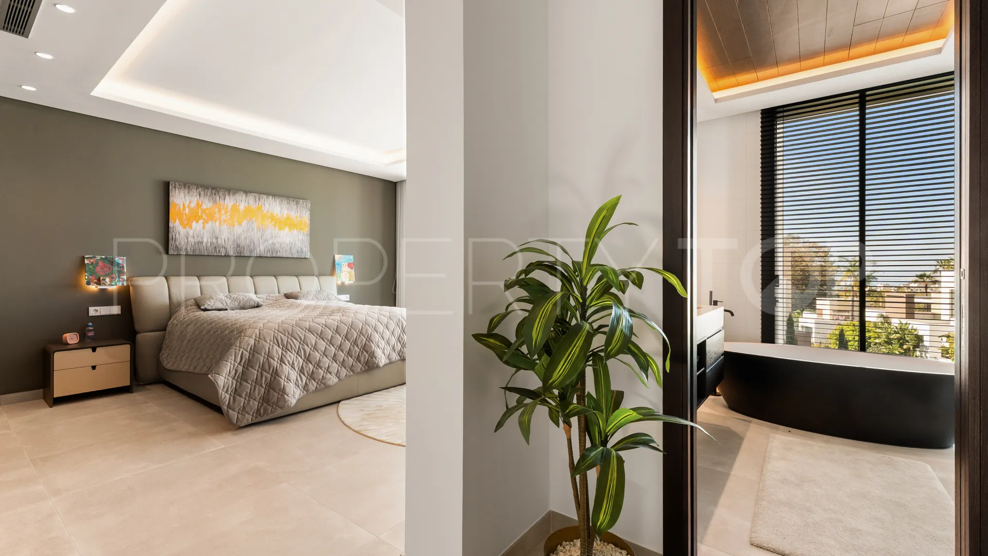 Buy 4 bedrooms villa in Golden Mile
