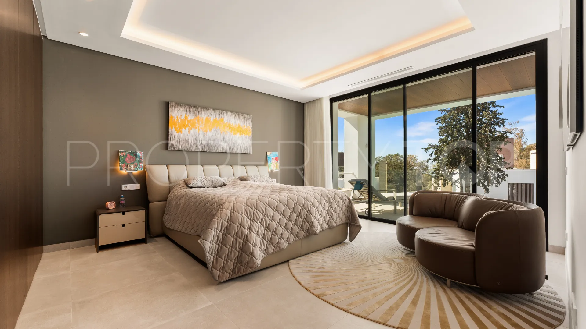 Buy 4 bedrooms villa in Golden Mile