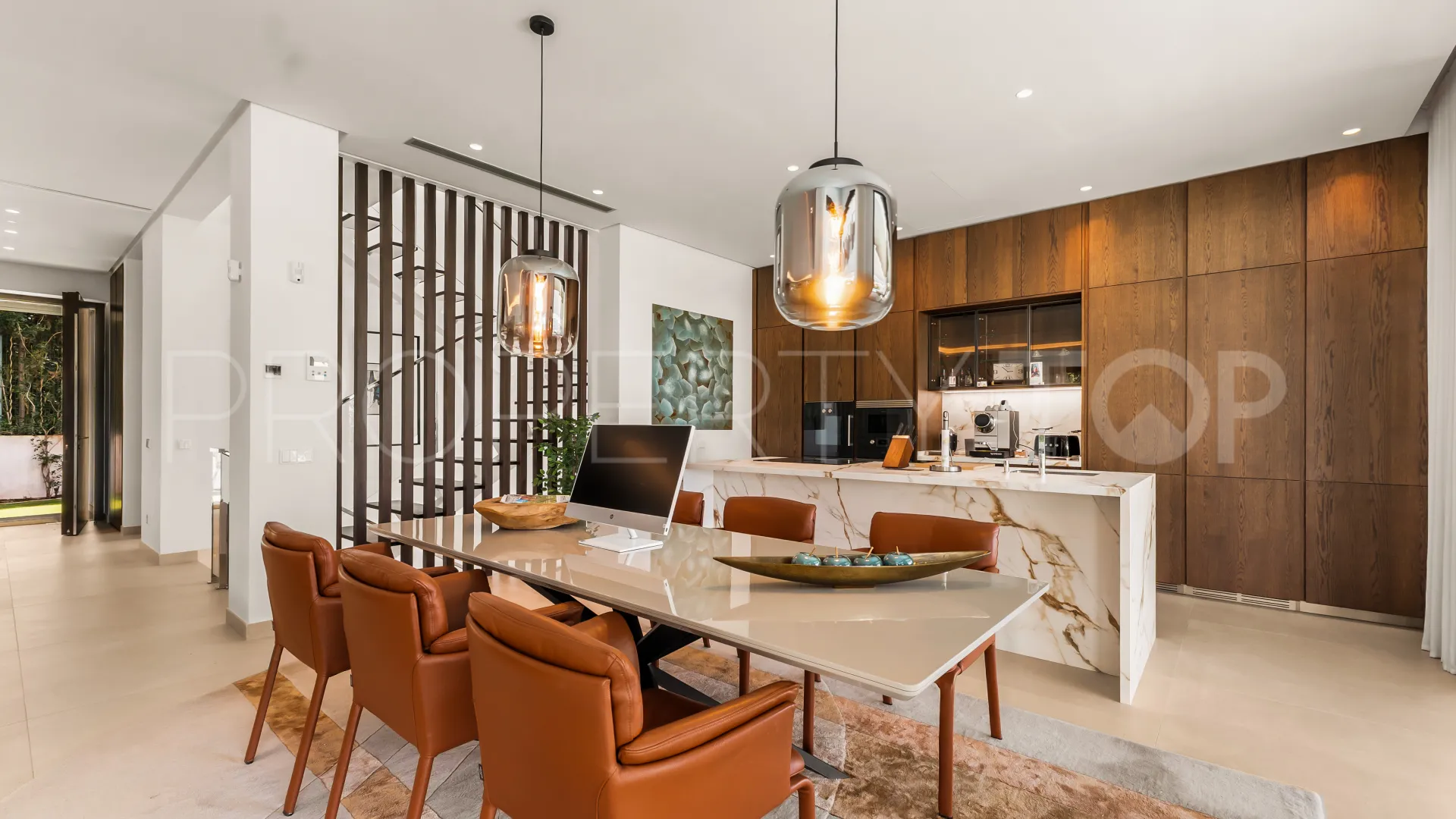 Buy 4 bedrooms villa in Golden Mile