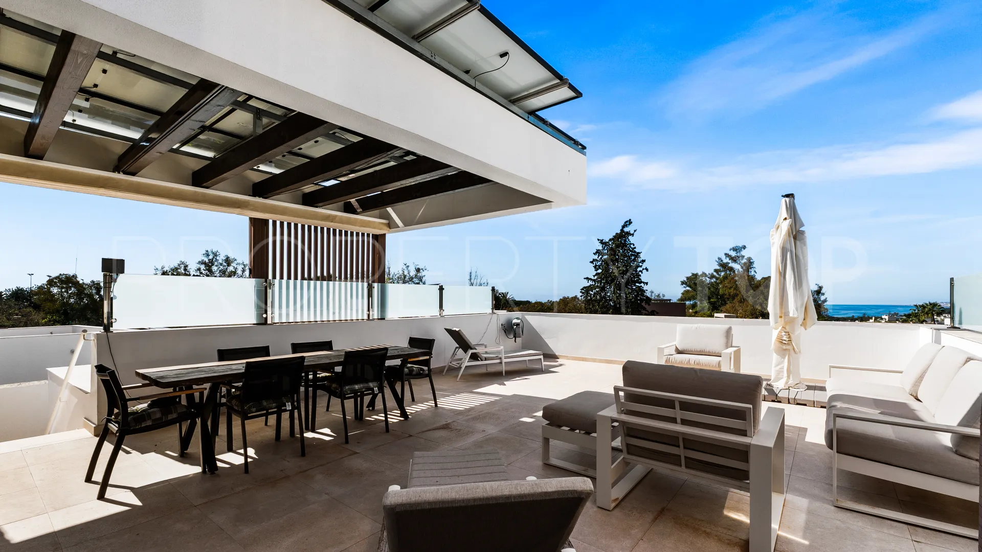 Buy 4 bedrooms villa in Golden Mile