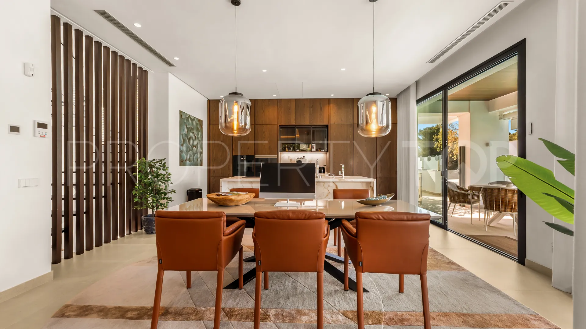 Buy 4 bedrooms villa in Golden Mile