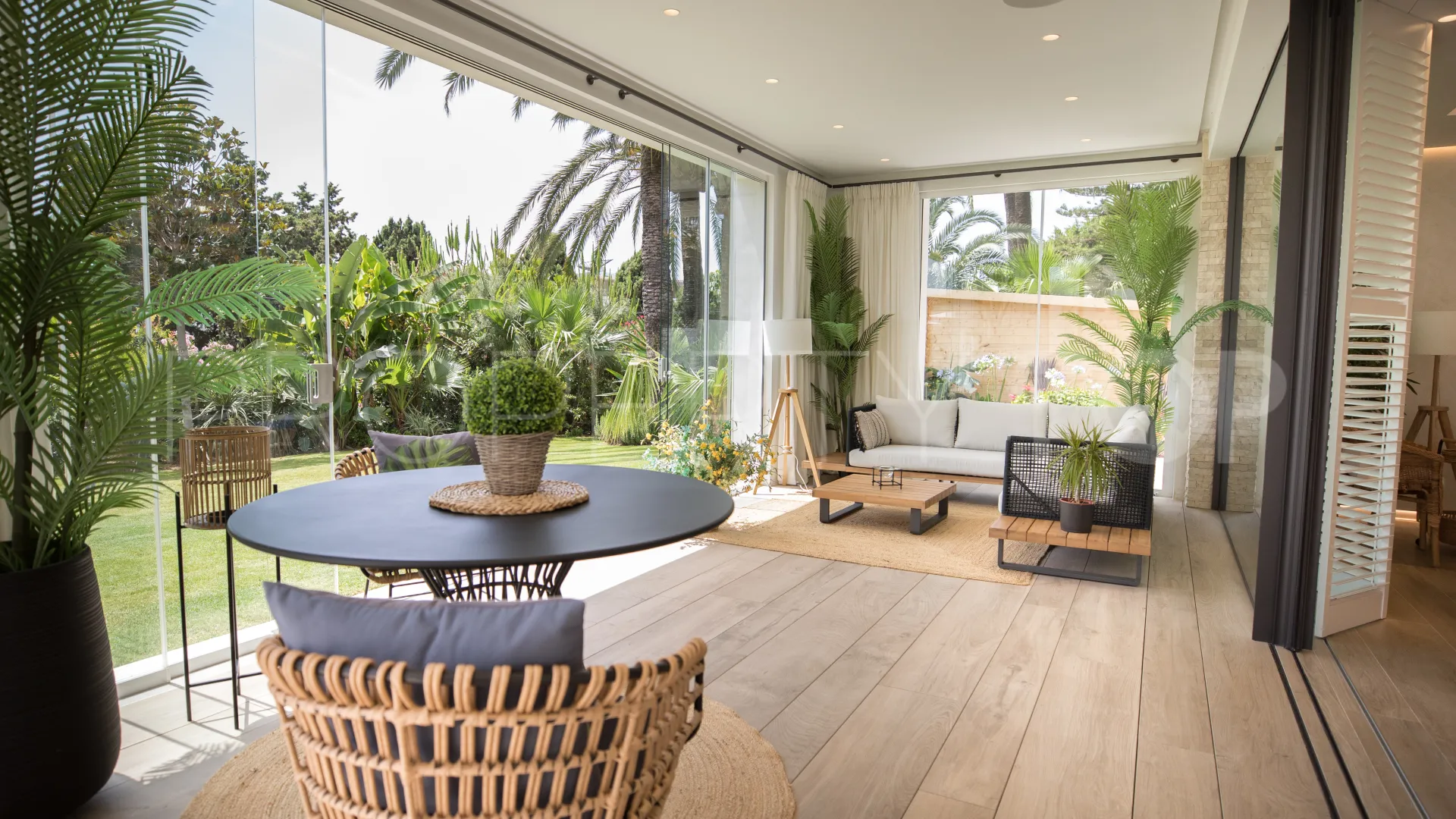 7 bedrooms villa in El Paraiso for sale