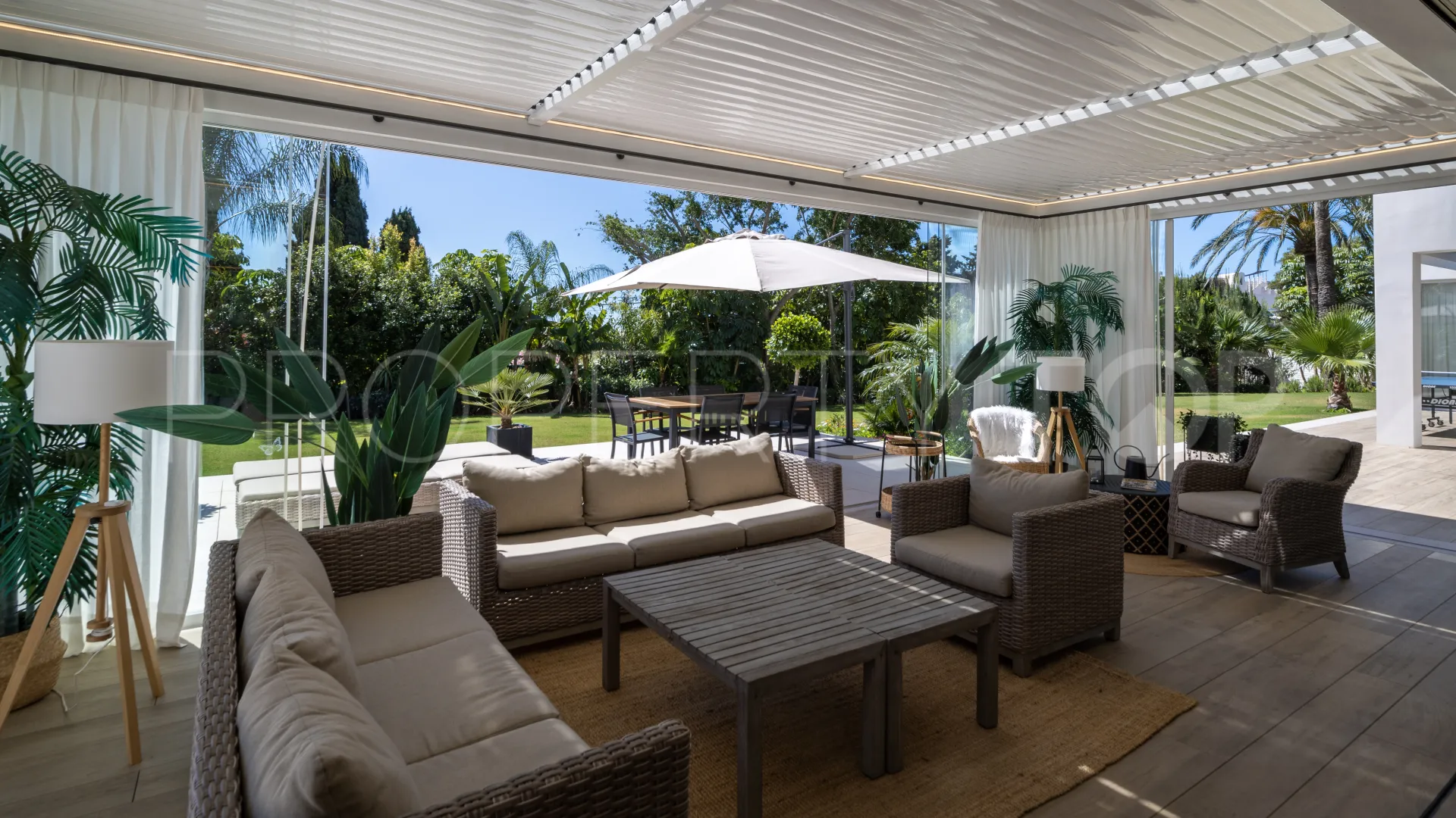 7 bedrooms villa in El Paraiso for sale