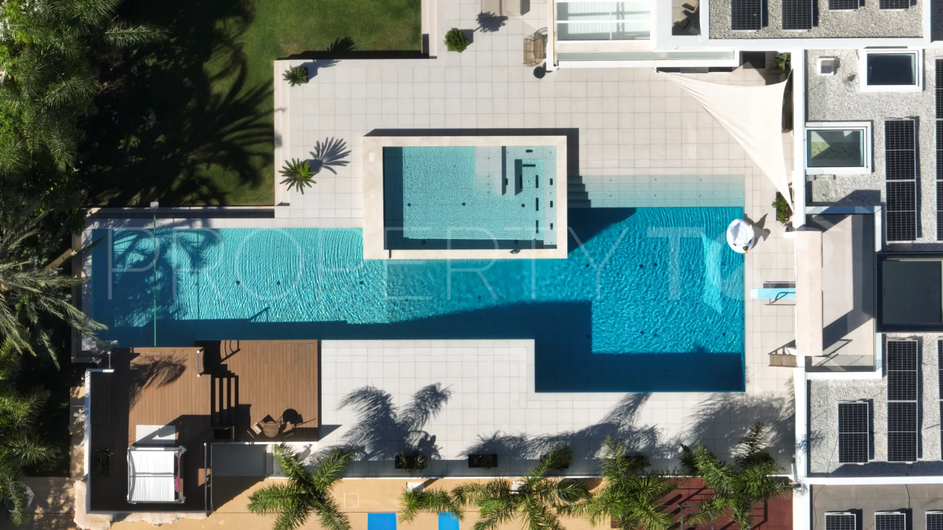 7 bedrooms villa in El Paraiso for sale