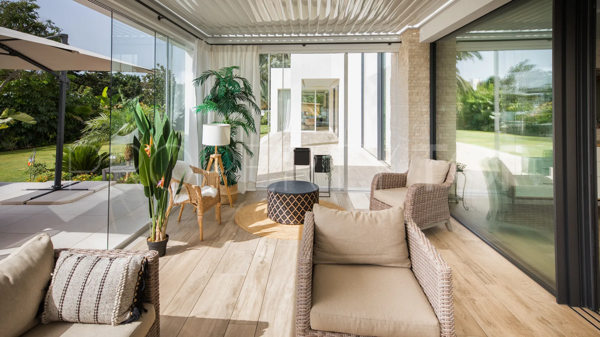 7 bedrooms villa in El Paraiso for sale