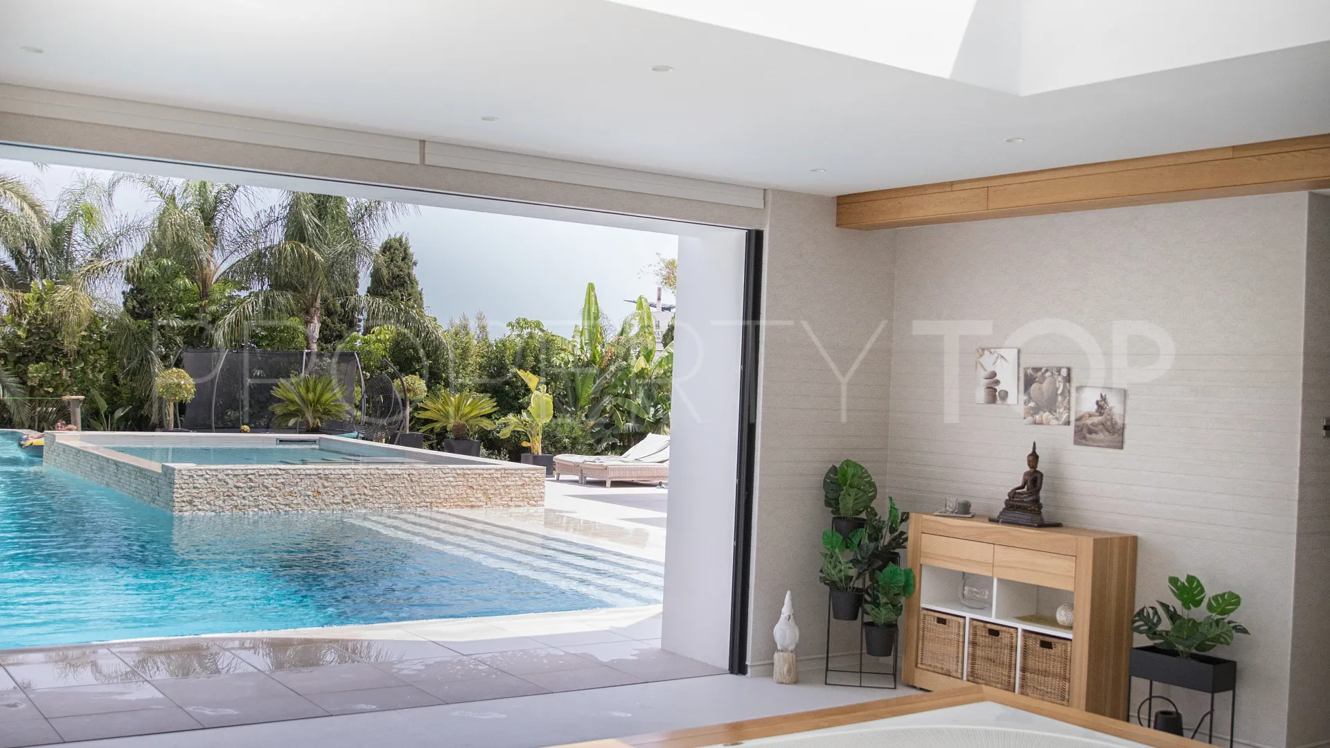 7 bedrooms villa in El Paraiso for sale
