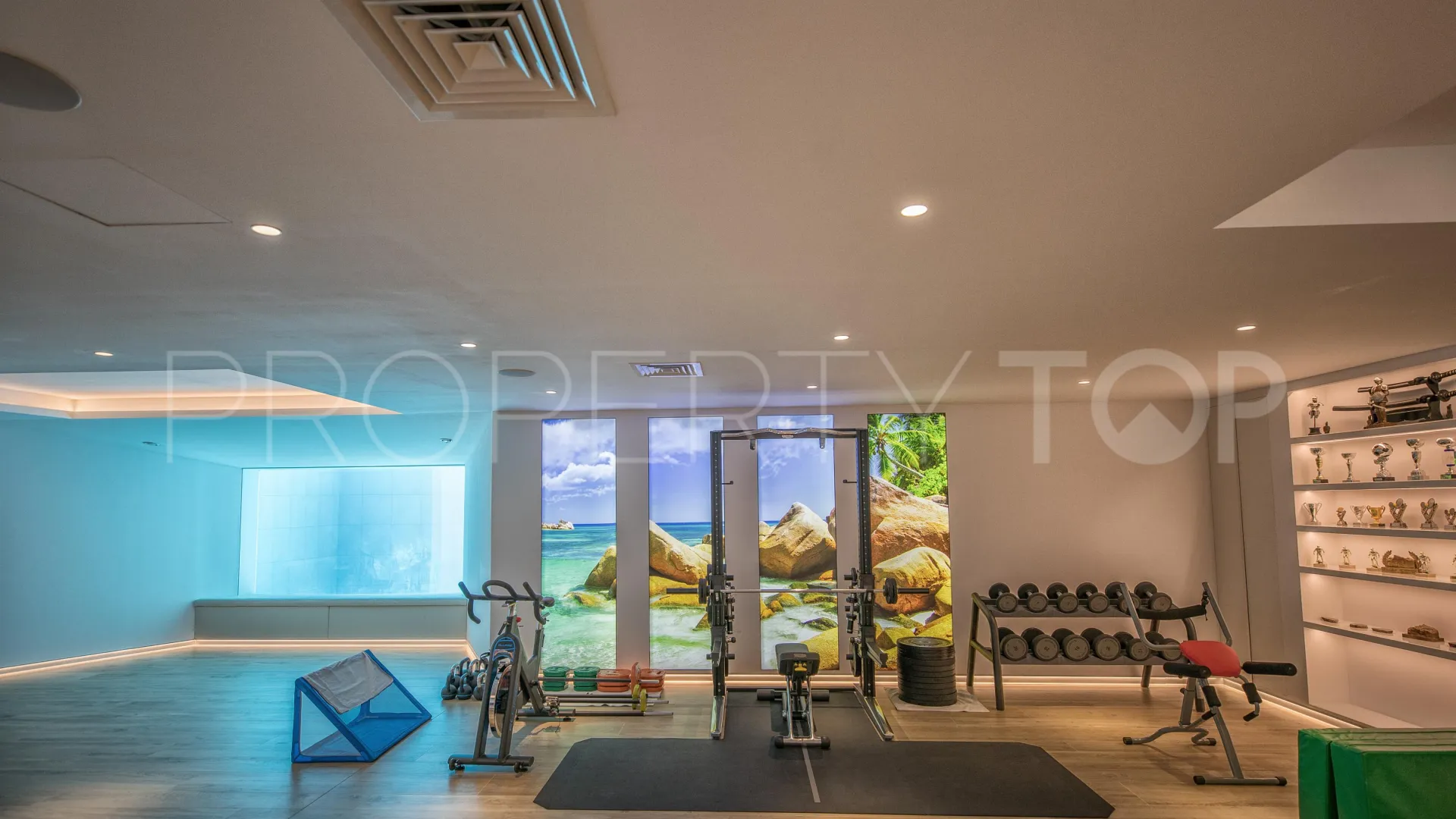7 bedrooms villa in El Paraiso for sale