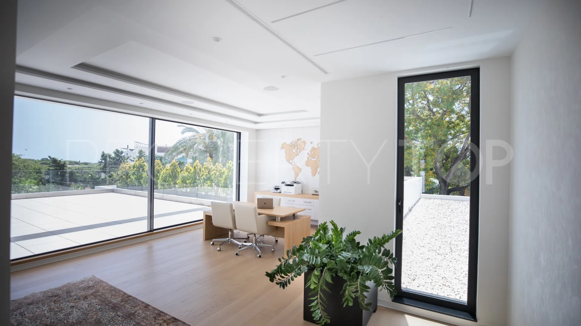 7 bedrooms villa in El Paraiso for sale