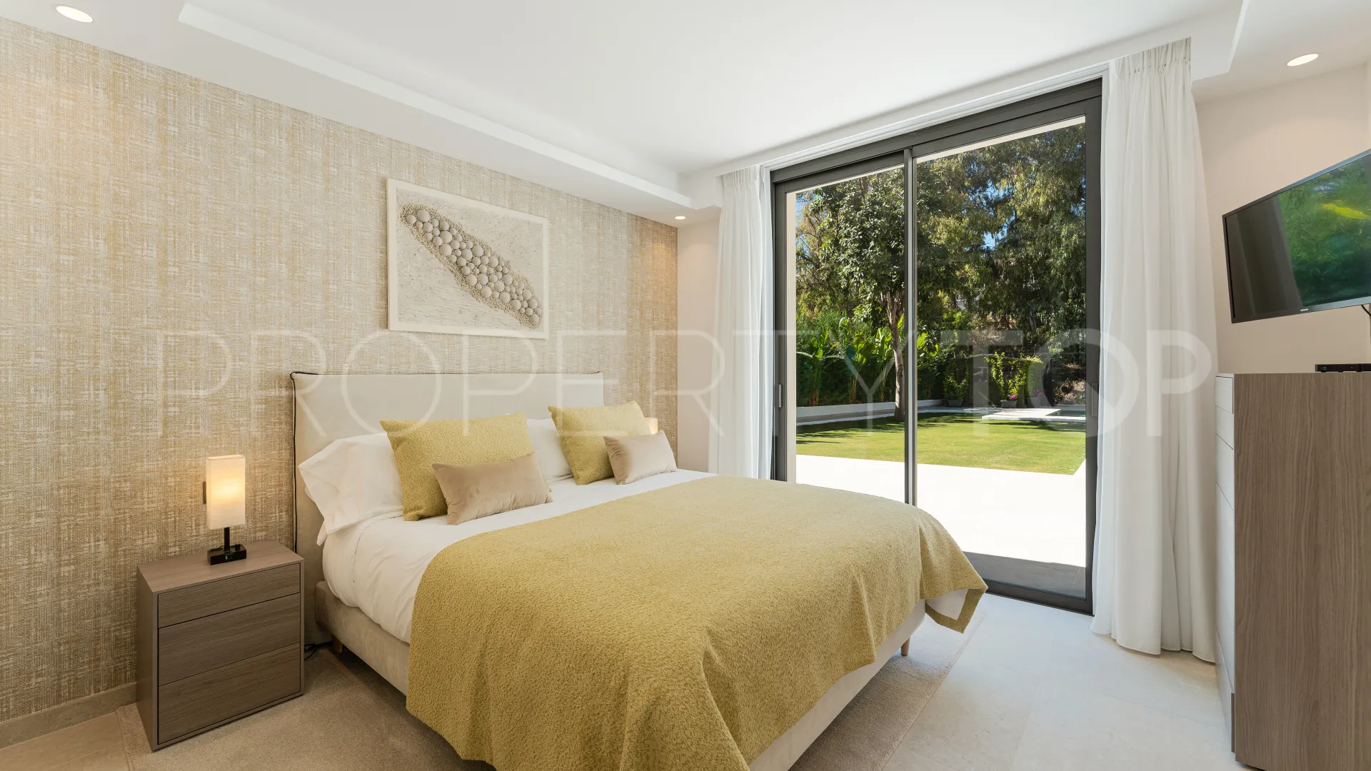 Villa for sale in La Cerquilla with 5 bedrooms