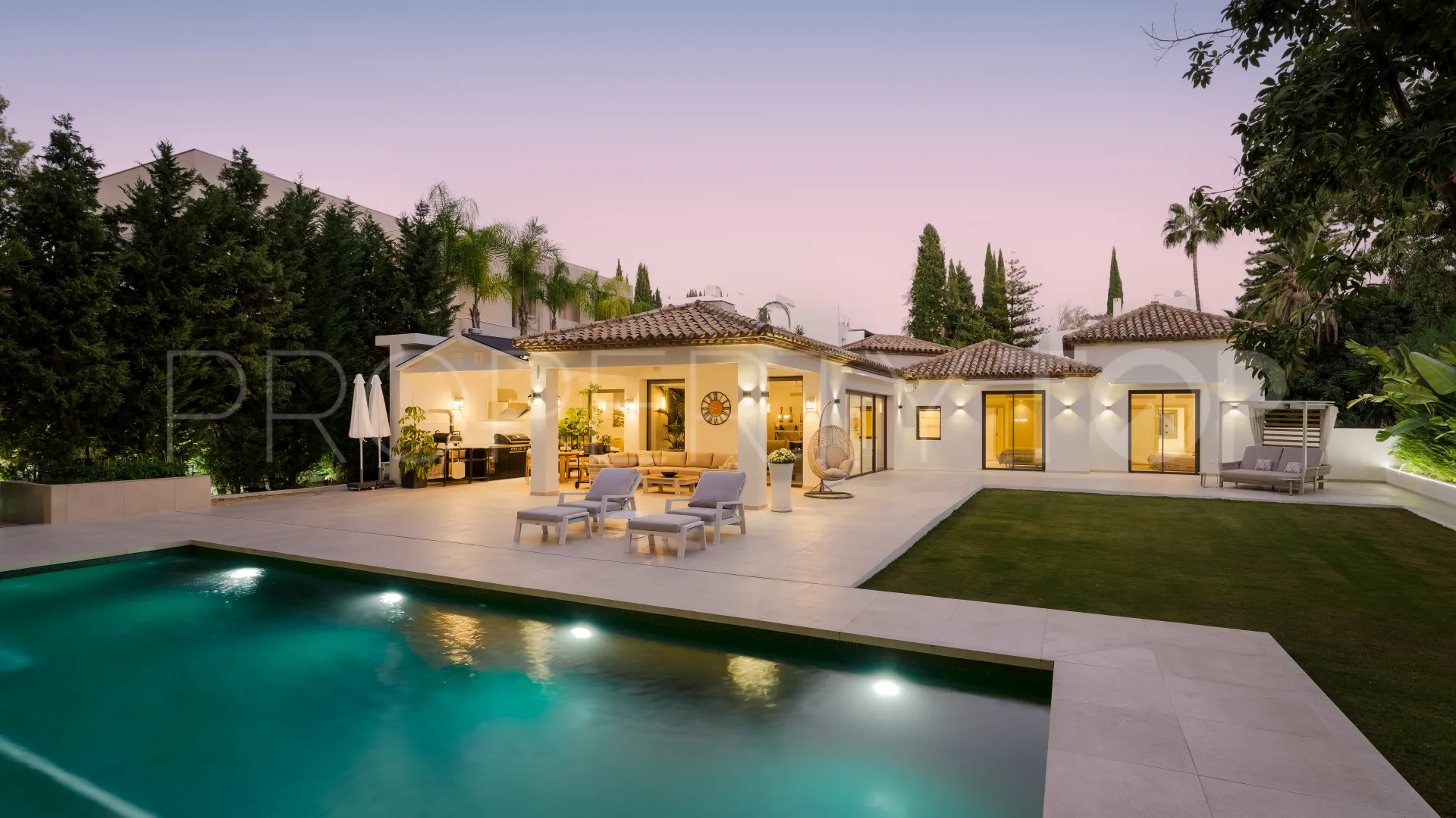 Villa for sale in La Cerquilla with 5 bedrooms