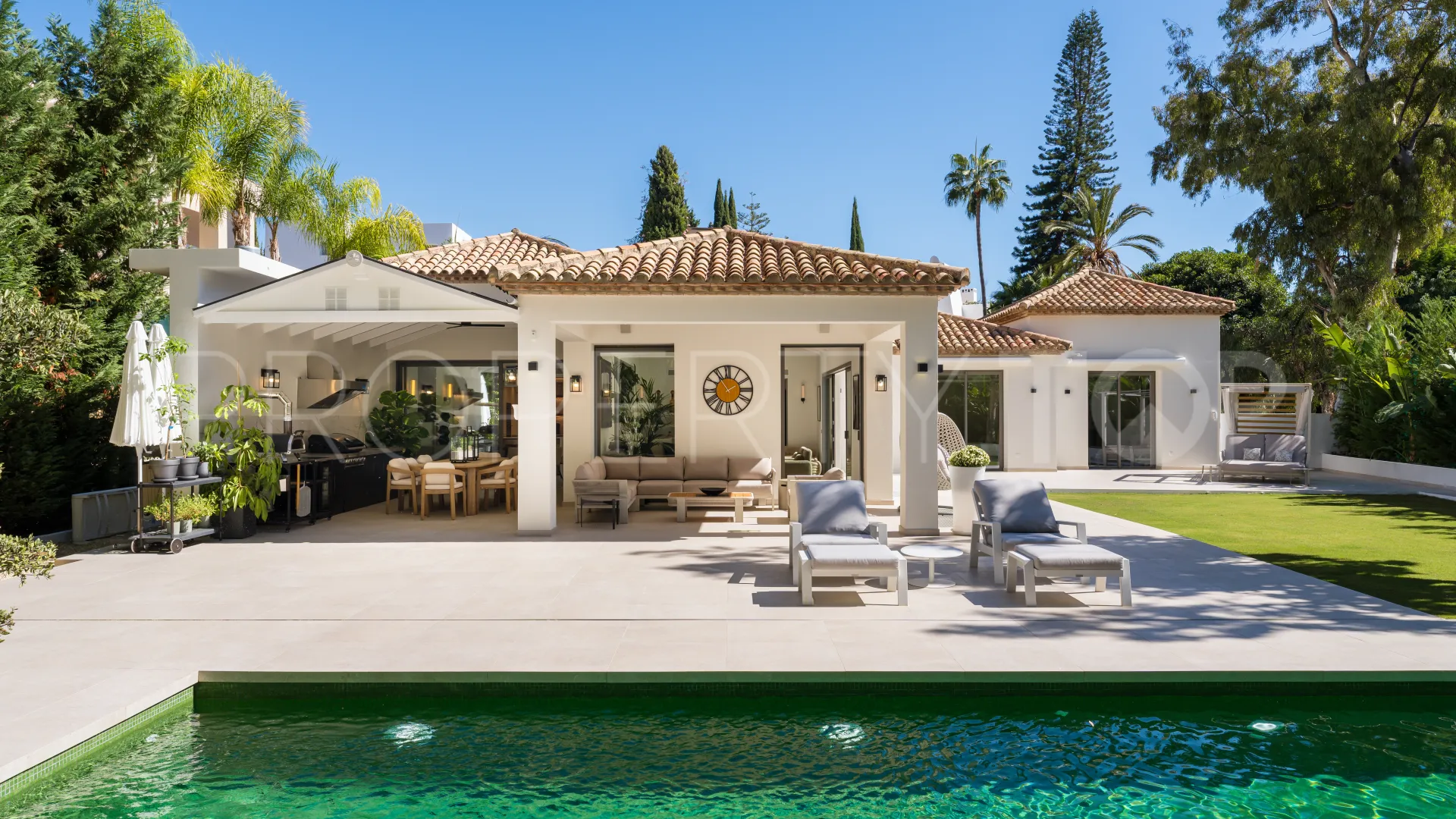 Villa for sale in La Cerquilla with 5 bedrooms