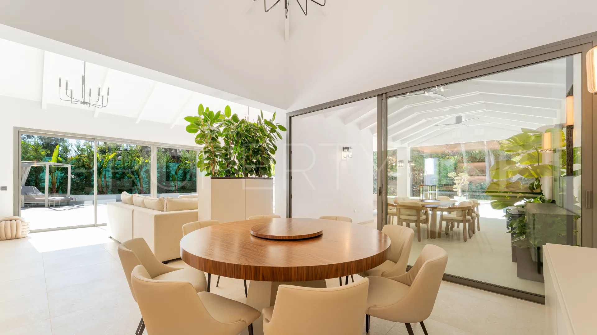 Villa for sale in La Cerquilla with 5 bedrooms