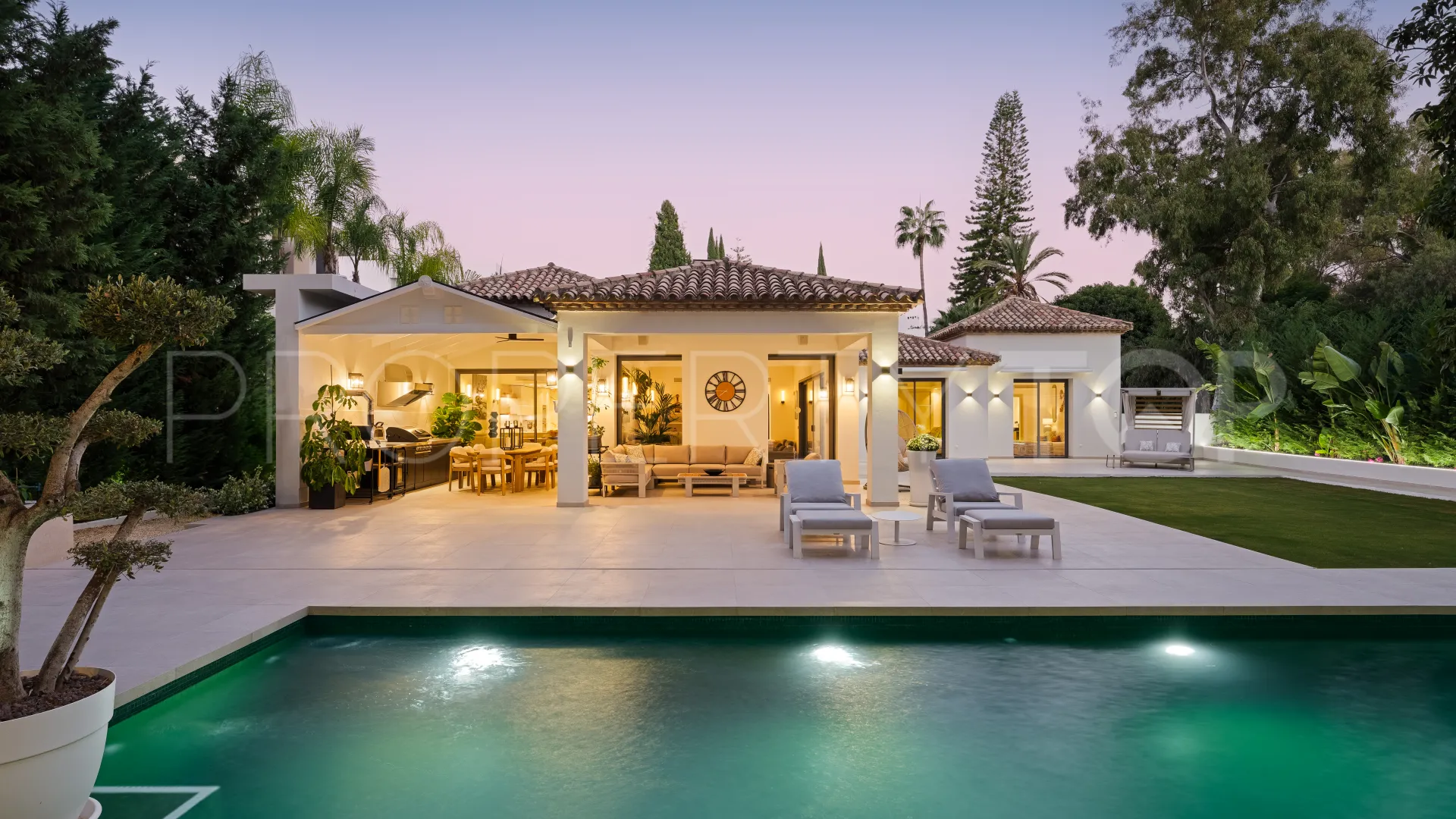Villa for sale in La Cerquilla with 5 bedrooms